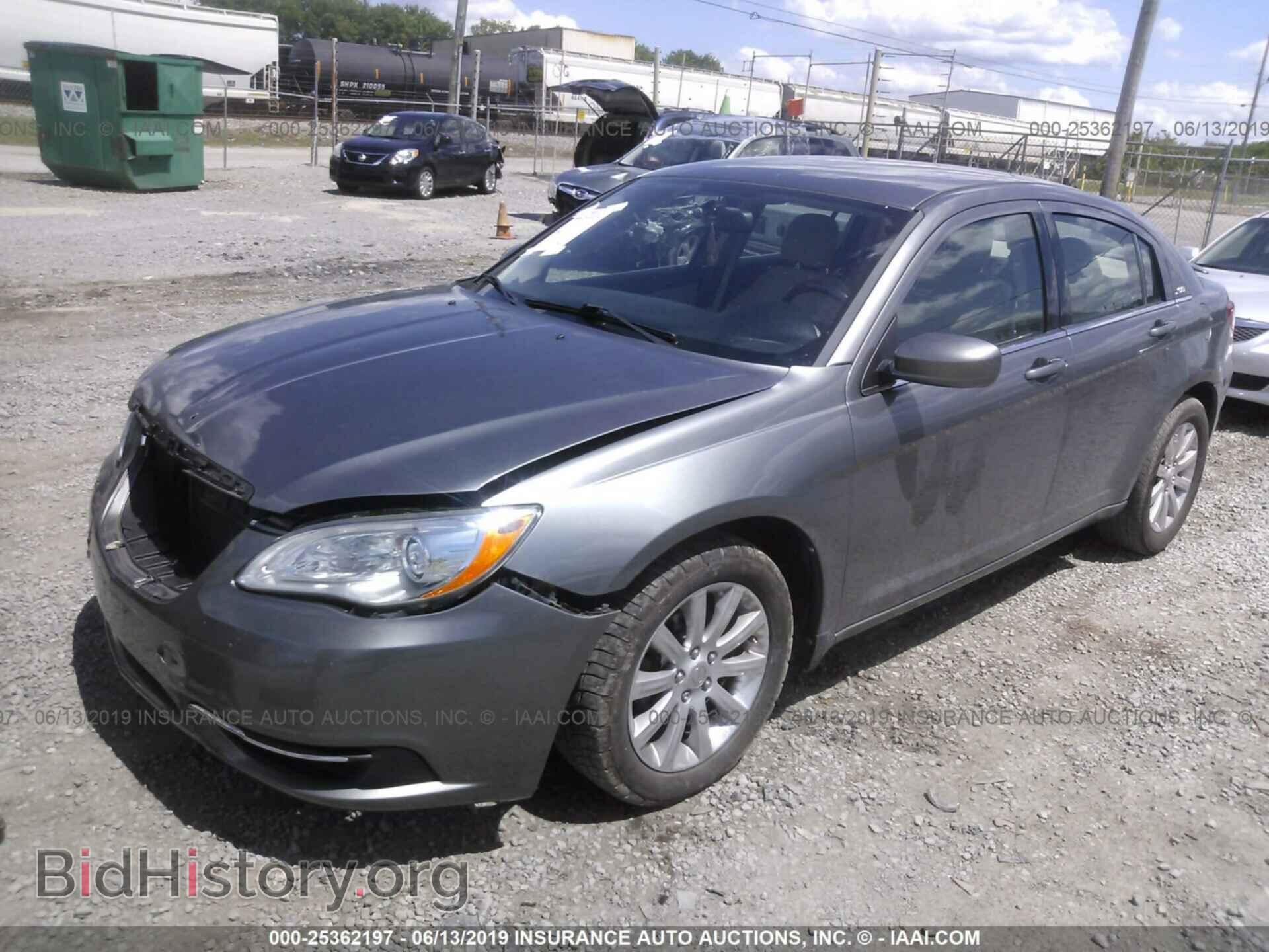 2012 CHRYSLER 200 - VIN: 1C3CCBBG2CN109176 - Фото 2