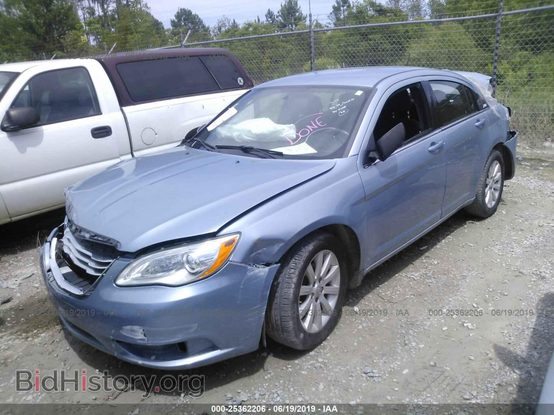2013 CHRYSLER 200 - VIN: 1C3CCBBB7DN699574 - Фото 2