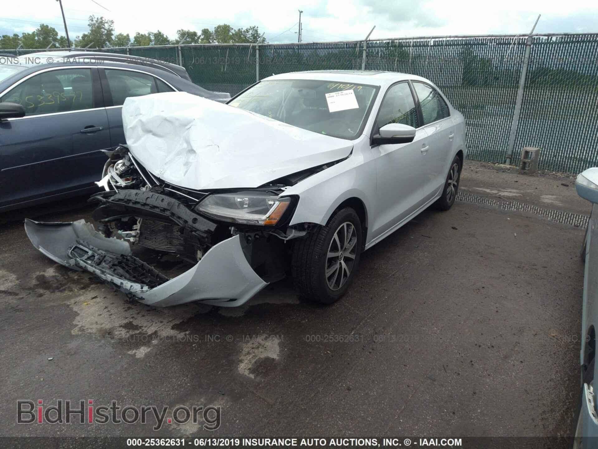 2017 VOLKSWAGEN JETTA - VIN: 3VWDB7AJ9HM352205 - Фото 2