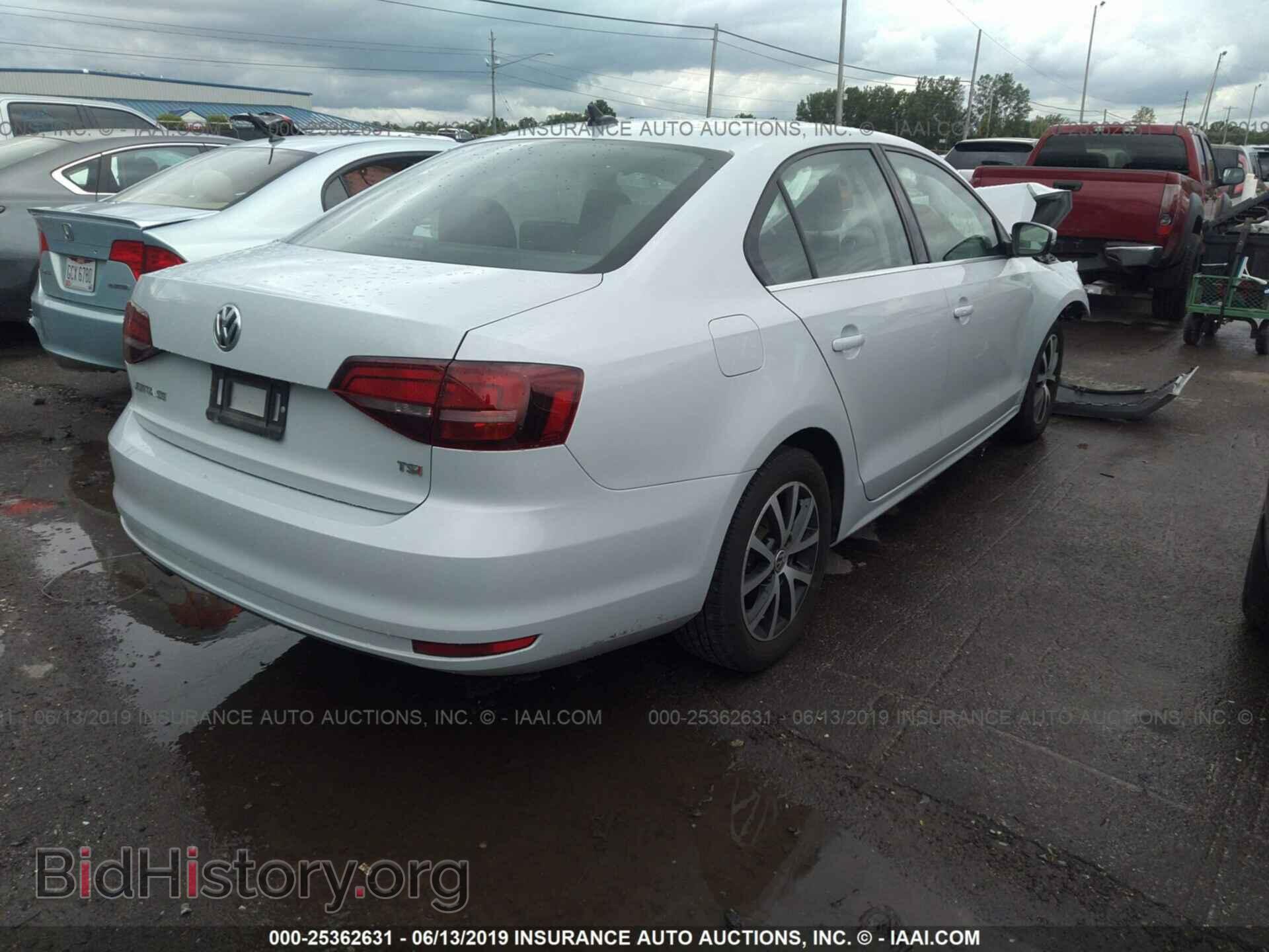 2017 VOLKSWAGEN JETTA - VIN: 3VWDB7AJ9HM352205 - Фото 4