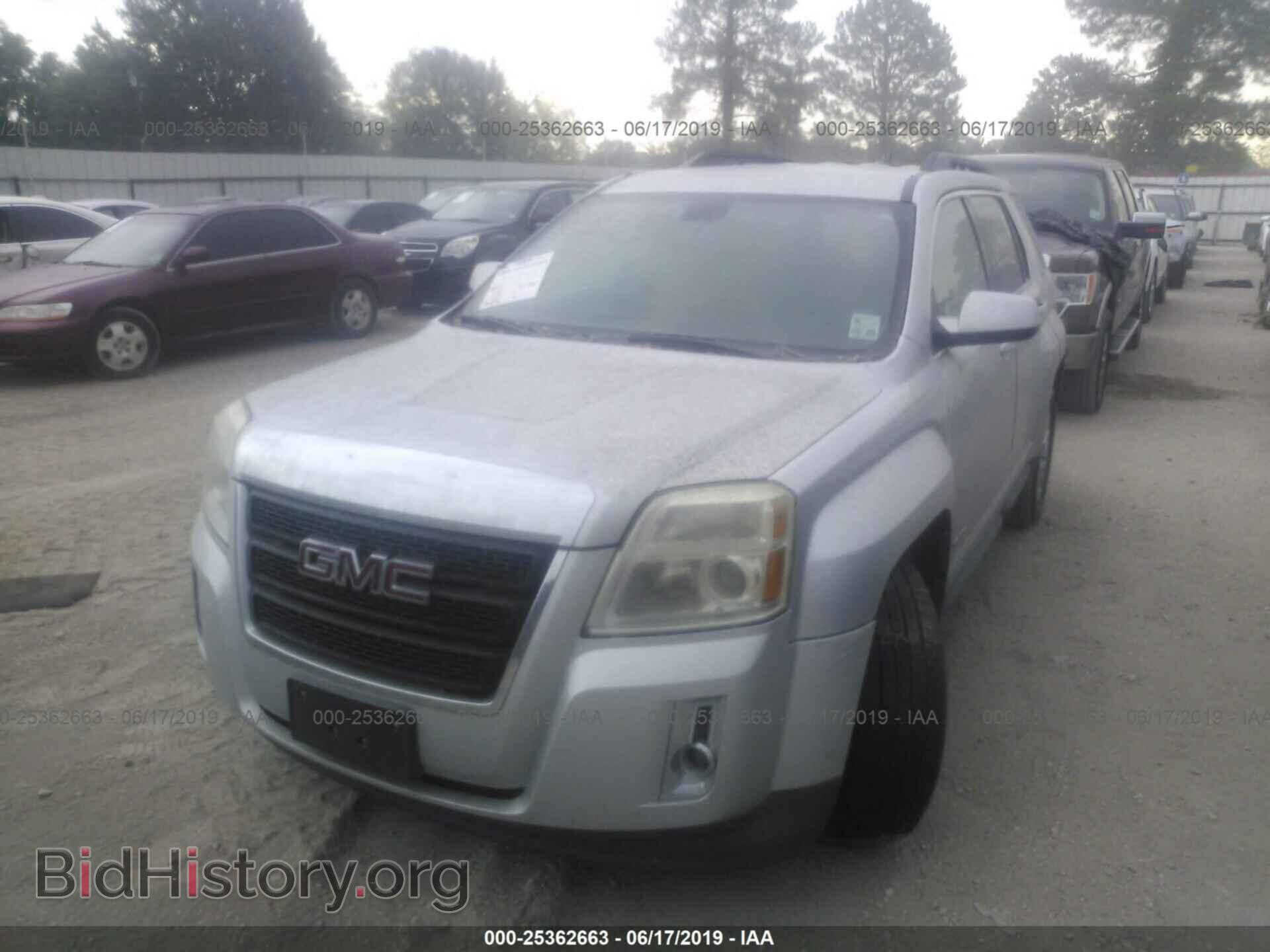 2010 GMC TERRAIN - VIN: 2CTFLEEW8A6387616 - Photo 2