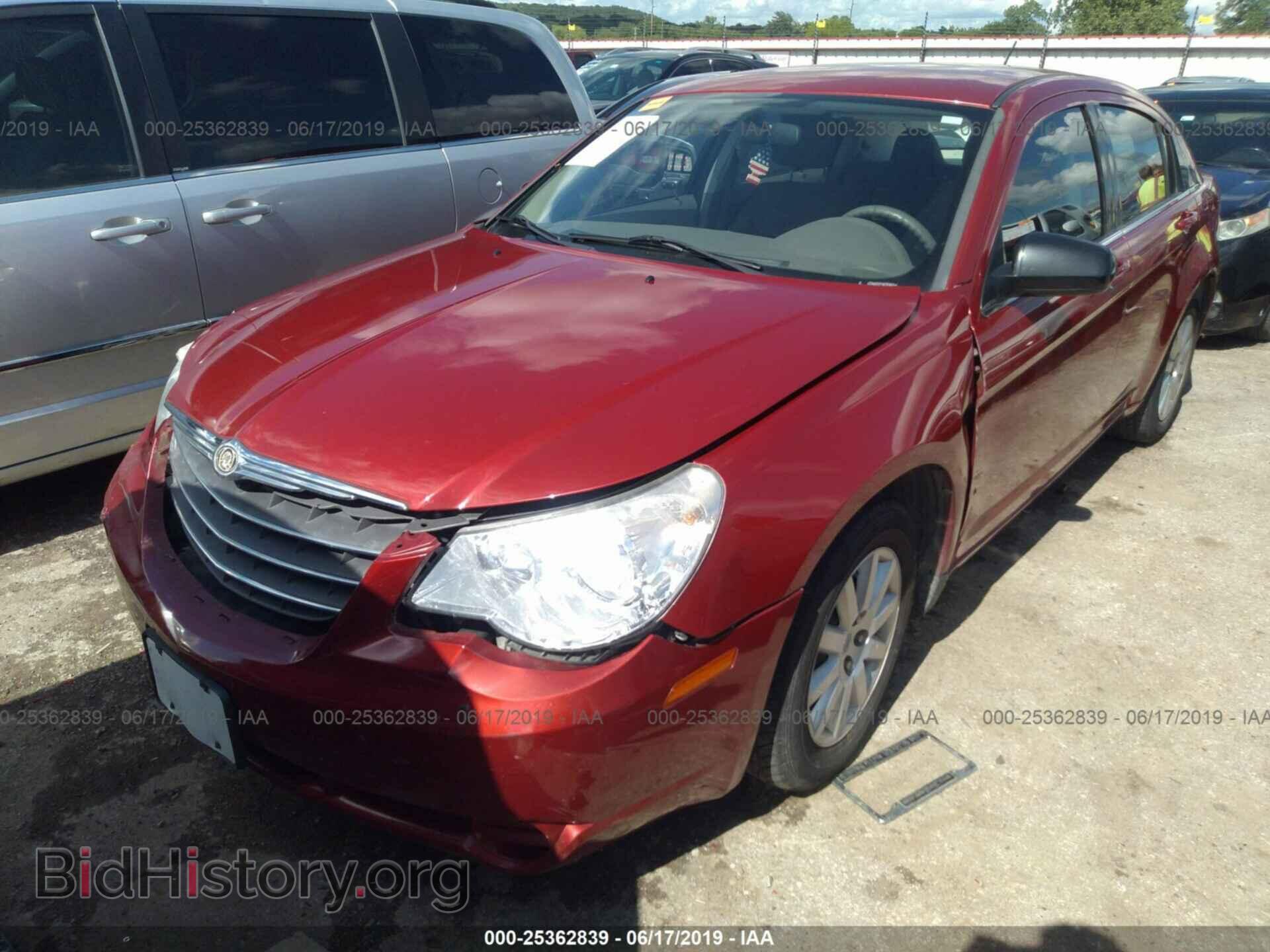 2010 CHRYSLER SEBRING - VIN: 1C3CC4FB2AN211682 - Фото 2