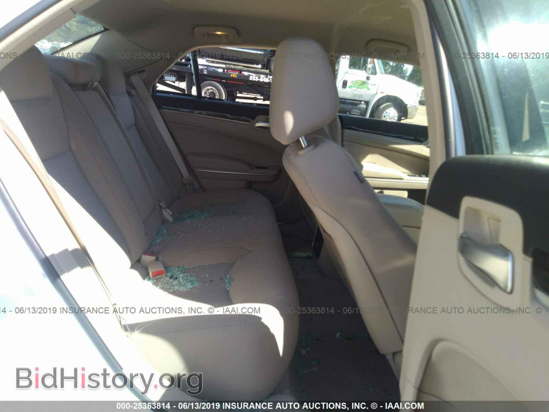2012 CHRYSLER 300 - VIN: 2C3CCAAG7CH273169 - Фото 8