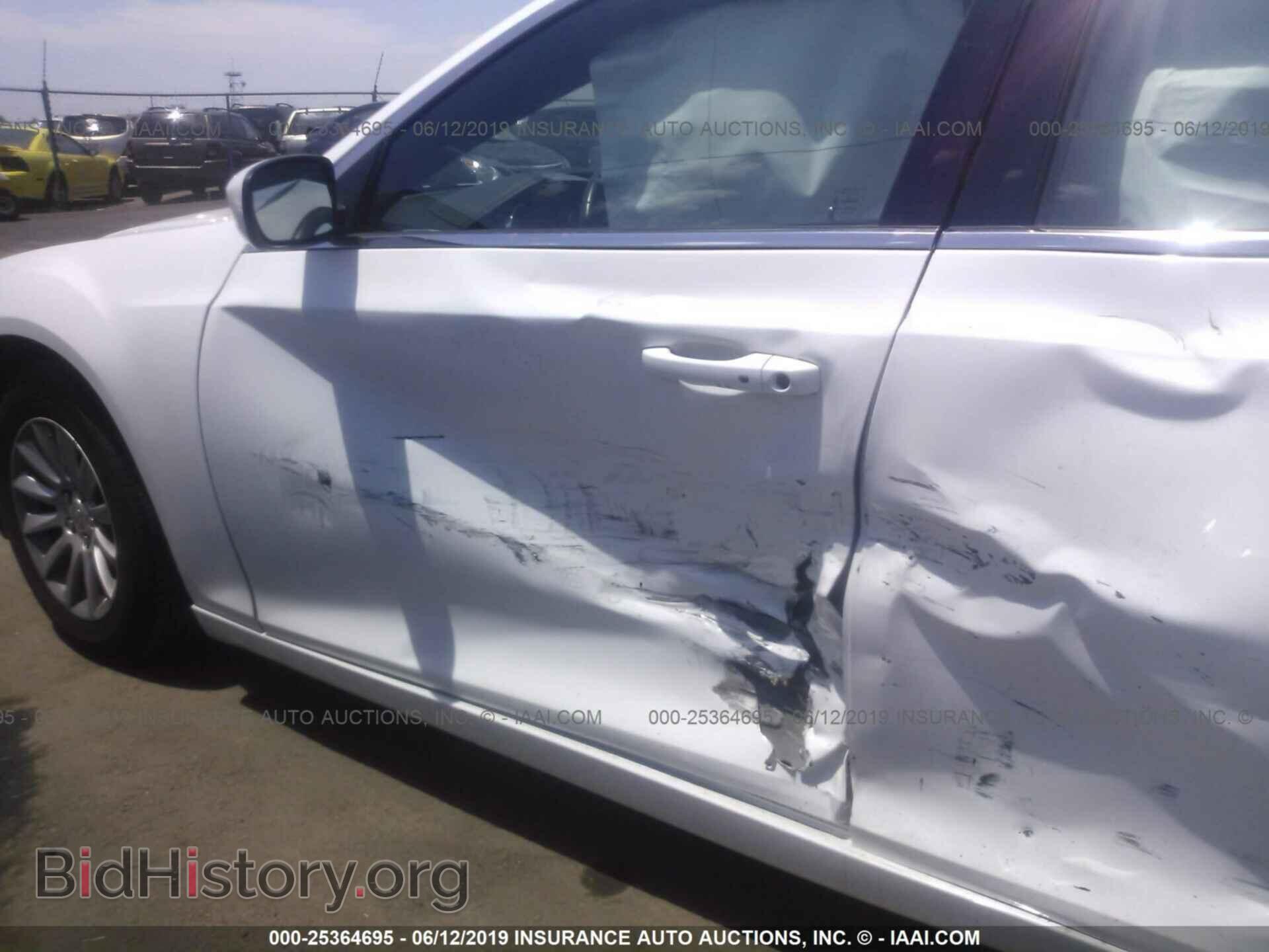 2014 CHRYSLER 300 - VIN: 2C3CCAAG5EH100883 - Фото 6