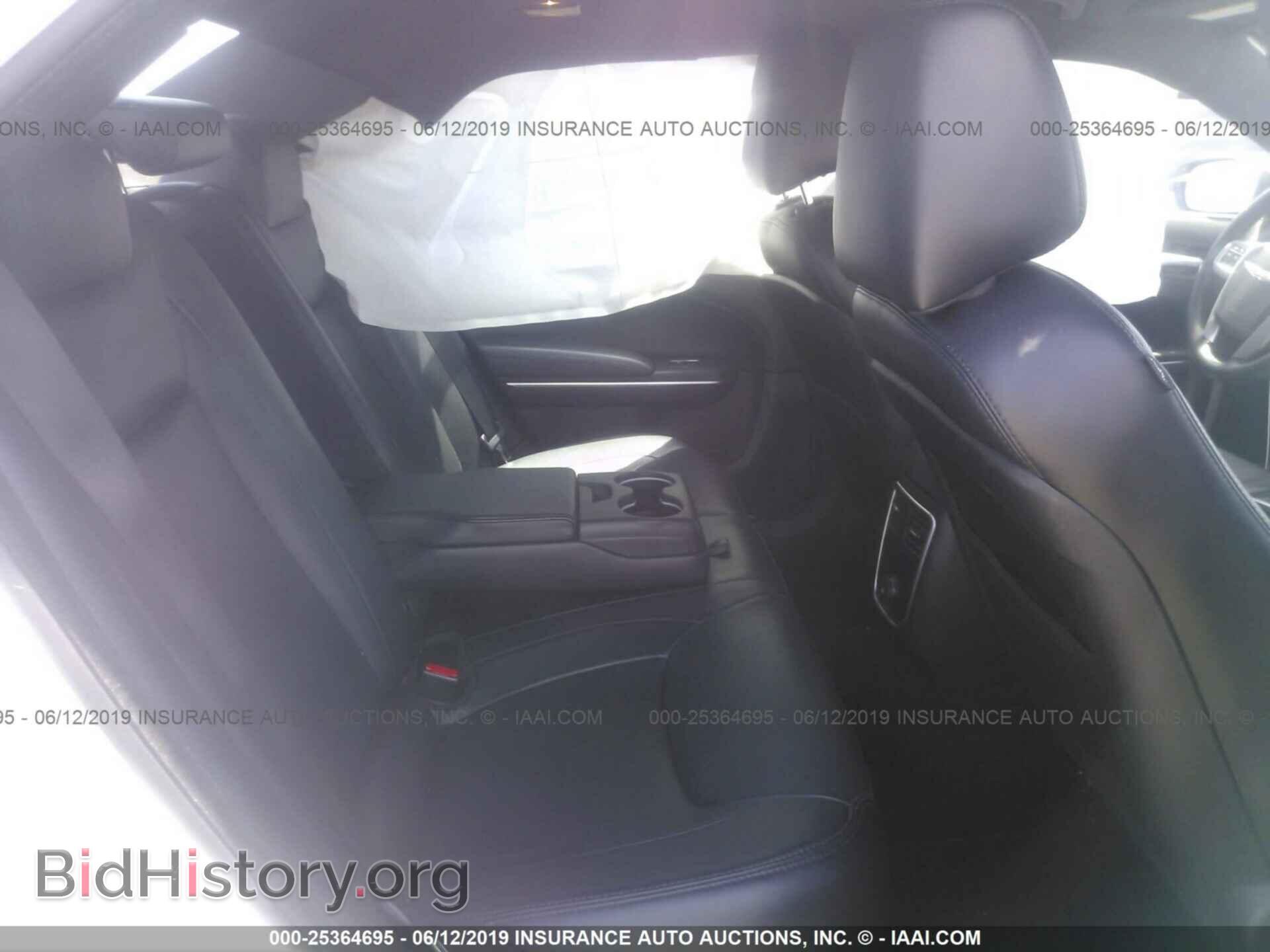 2014 CHRYSLER 300 - VIN: 2C3CCAAG5EH100883 - Фото 8