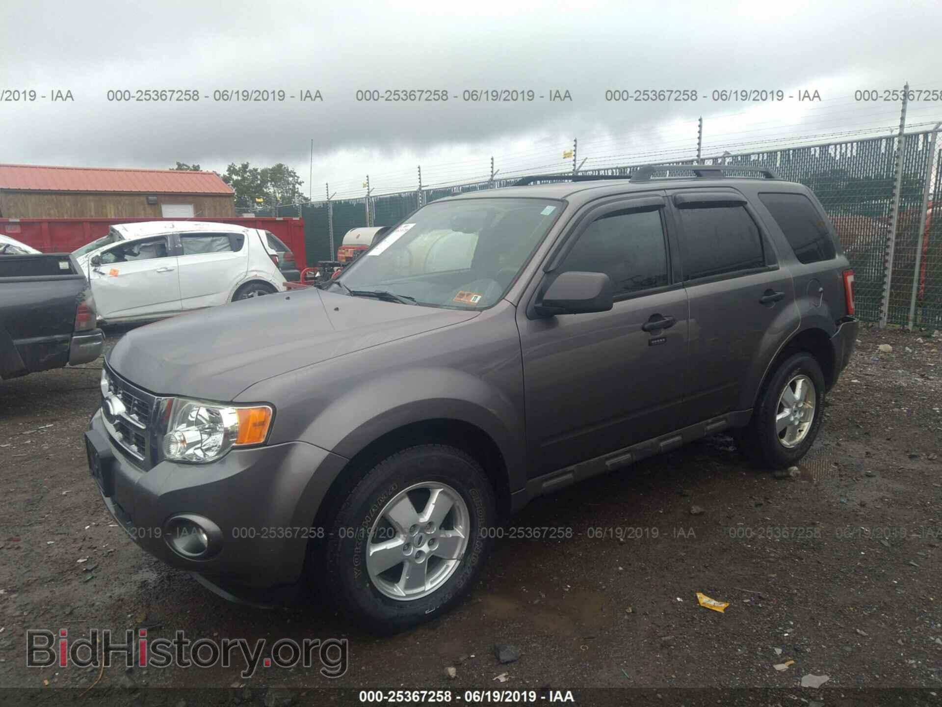 2009 FORD ESCAPE - VIN: 1FMCU93G89KC24807 - Фото 2