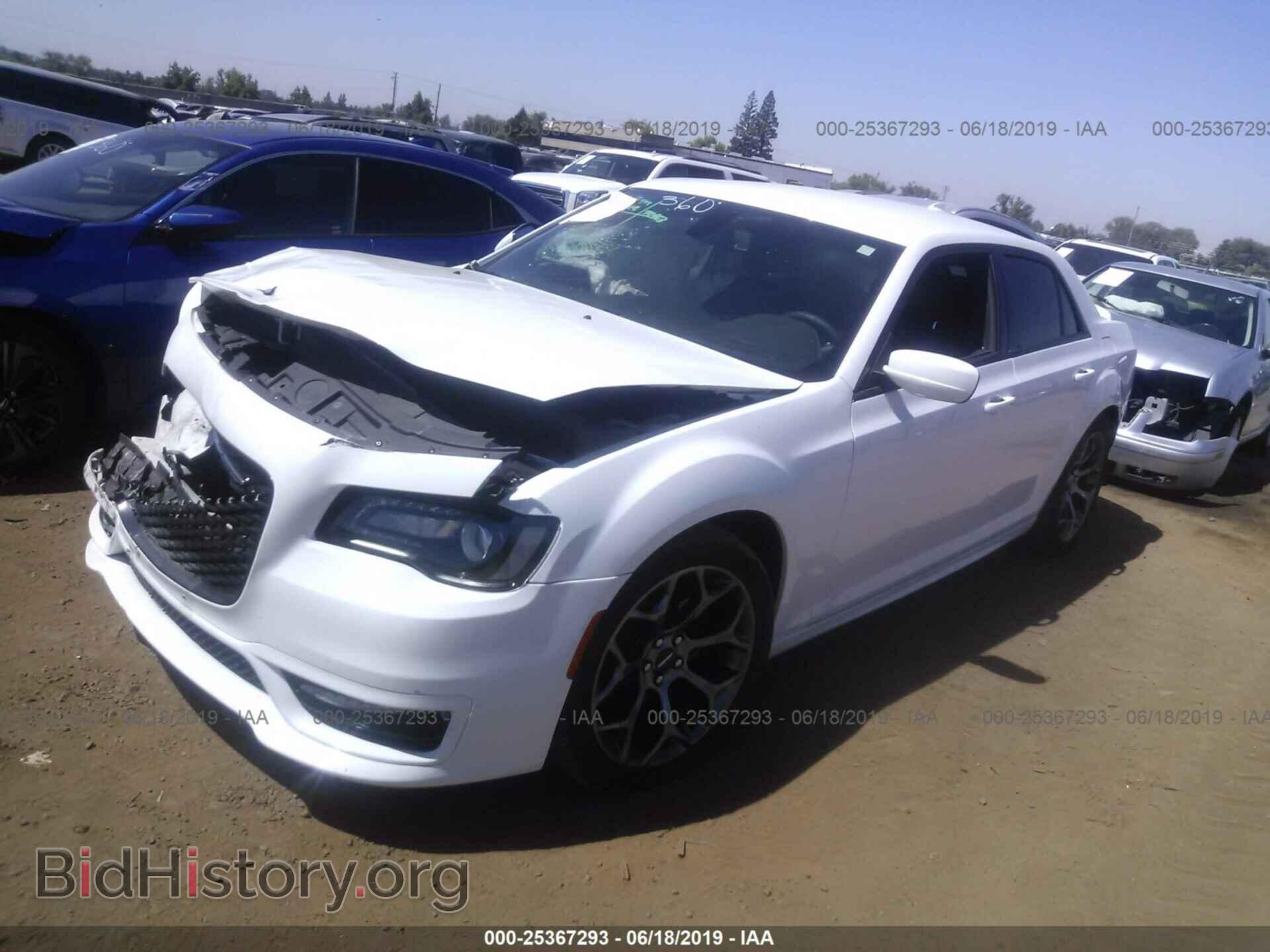 2017 CHRYSLER 300 - VIN: 2C3CCABG3HH668875 - Фото 2