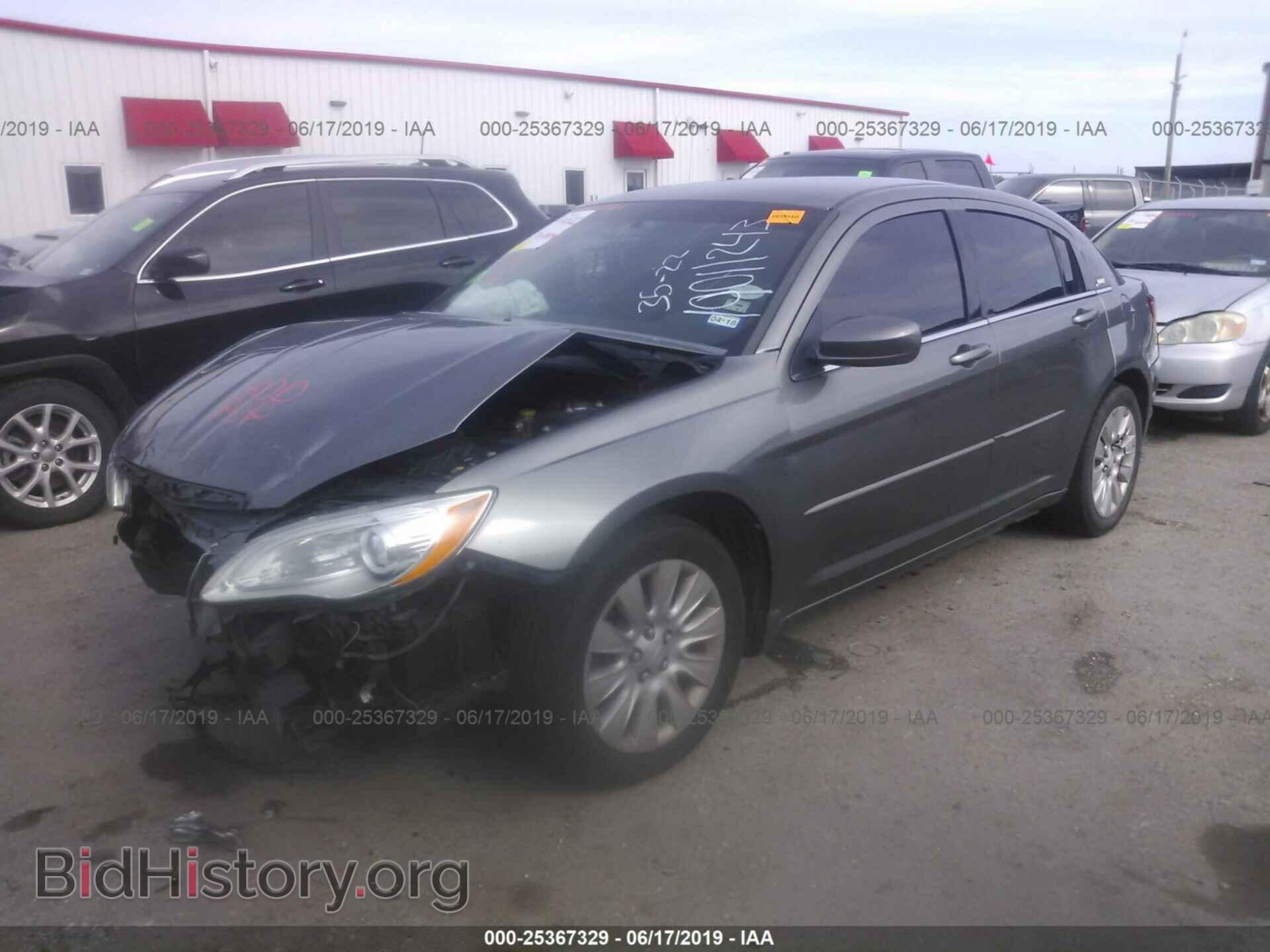 2013 CHRYSLER 200 - VIN: 1C3CCBAB1DN604721 - Фото 2