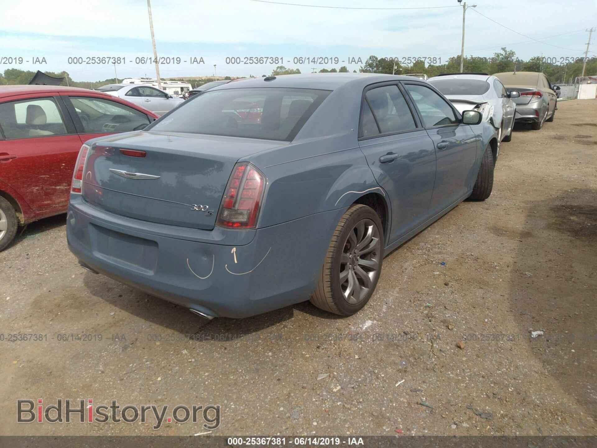 2014 CHRYSLER 300 - VIN: 2C3CCABG2EH355618 - Фото 4