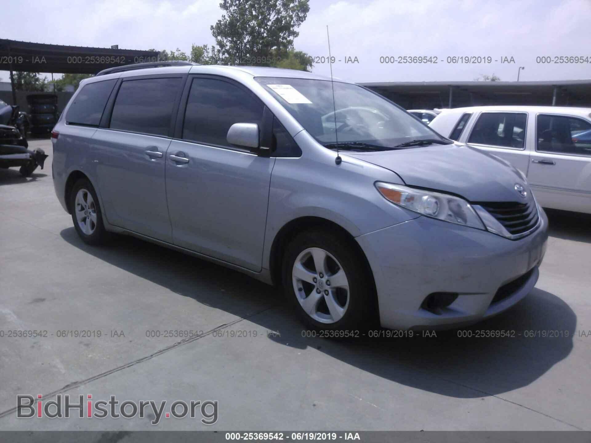 Photo 5TDKK3DC3CS208447 - TOYOTA SIENNA 2012