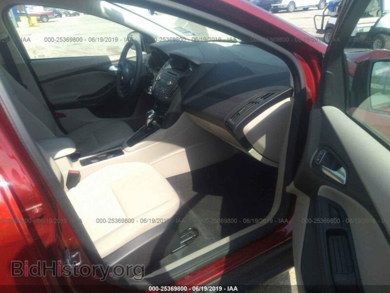 2016 Ford FOCUS (VIN 1FADP3K2XGL252527) — фото 5 из 10