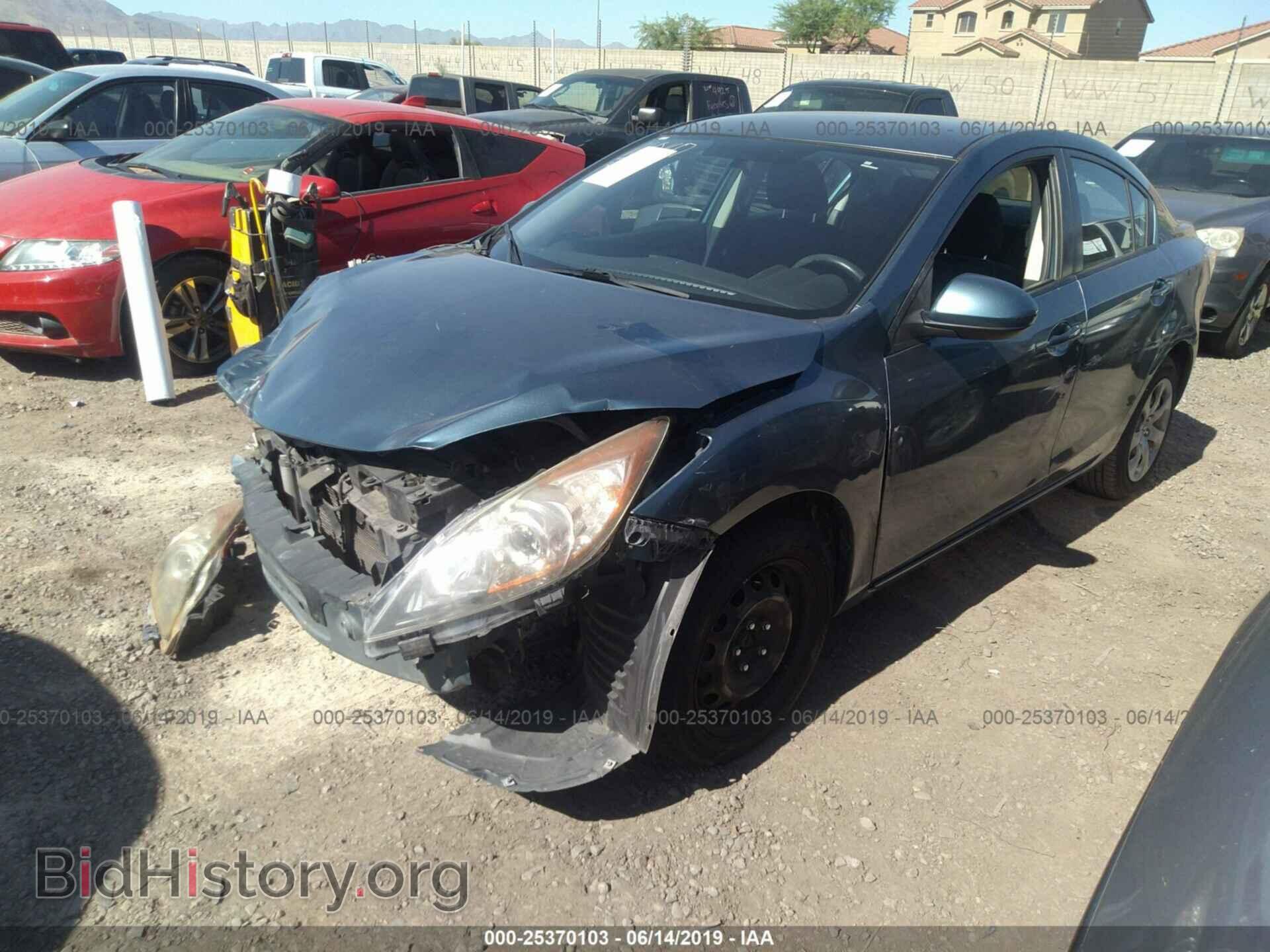 2011 MAZDA 3 - VIN: JM1BL1UG8B1373748 - Photo 2