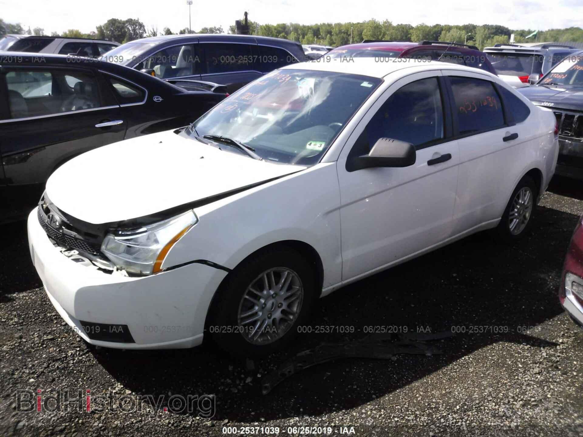 2009 FORD FOCUS - VIN: 1FAHP35NX9W130159 - Photo 2