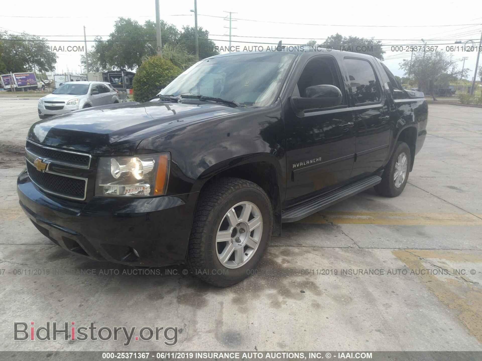 2013 CHEVROLET AVALANCHE - VIN: 3GNMCFE00DG235933 - Фото 2