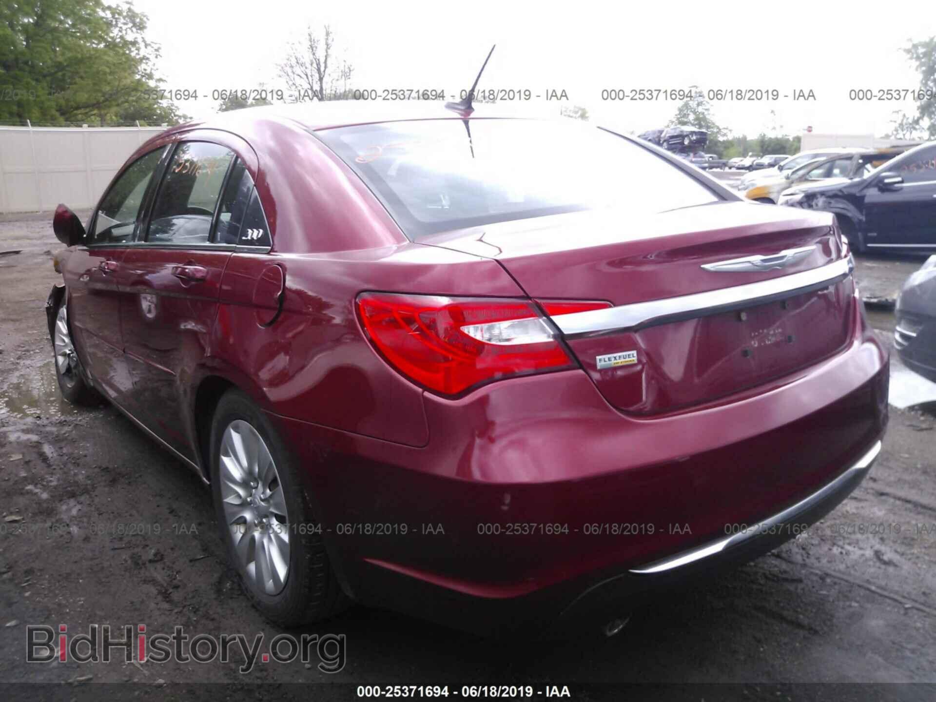 2012 CHRYSLER 200 - VIN: 1C3CCBAG4CN226081 - Фото 3