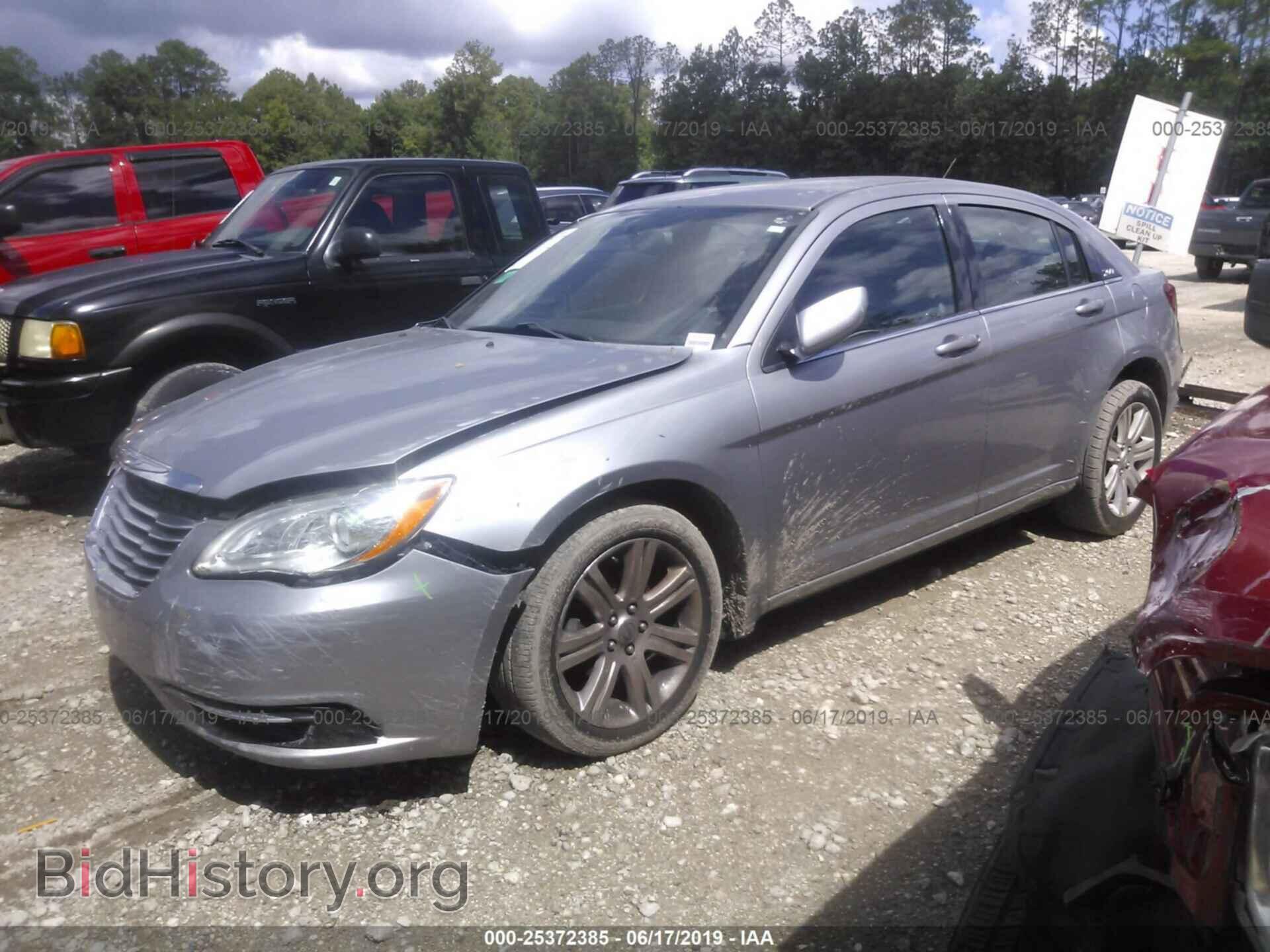 2013 CHRYSLER 200 - VIN: 1C3CCBBB5DN545266 - Фото 2