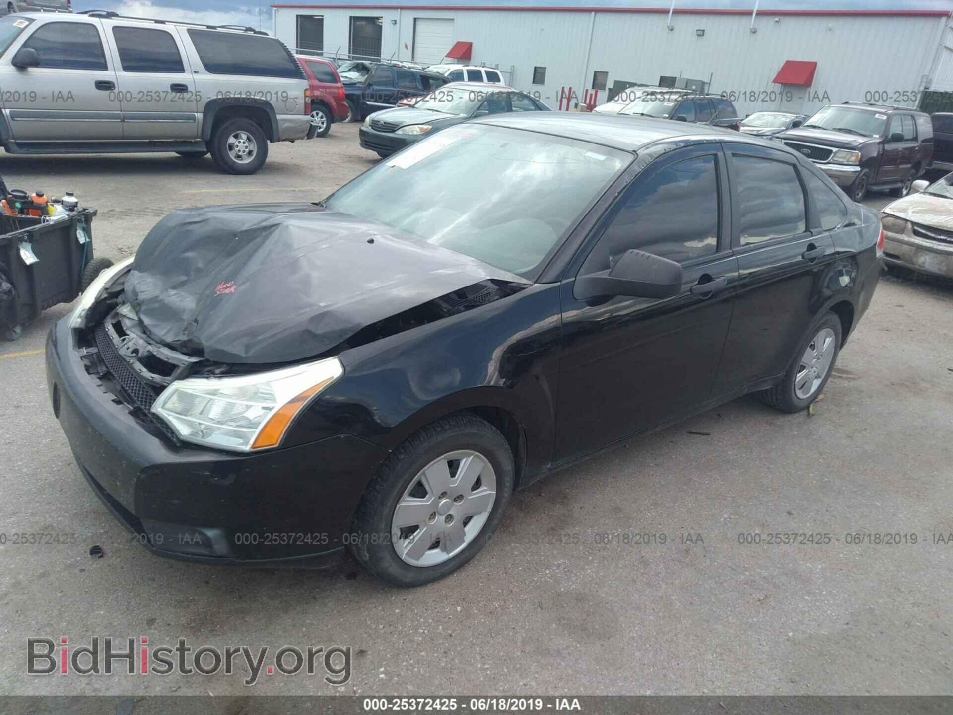 2011 FORD FOCUS - VIN: 1FAHP3EN6BW165609 - Photo 2