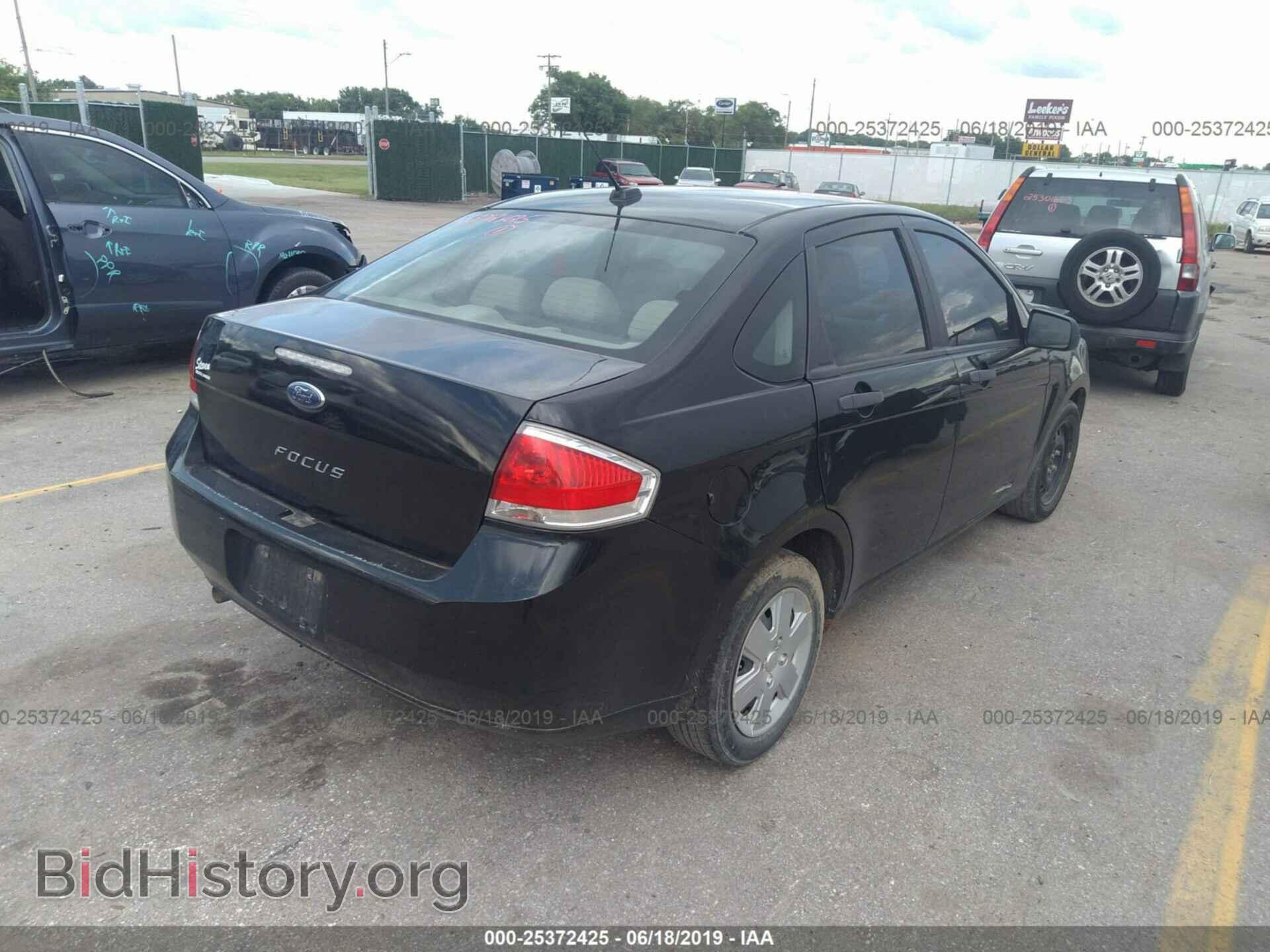 2011 FORD FOCUS - VIN: 1FAHP3EN6BW165609 - Photo 4