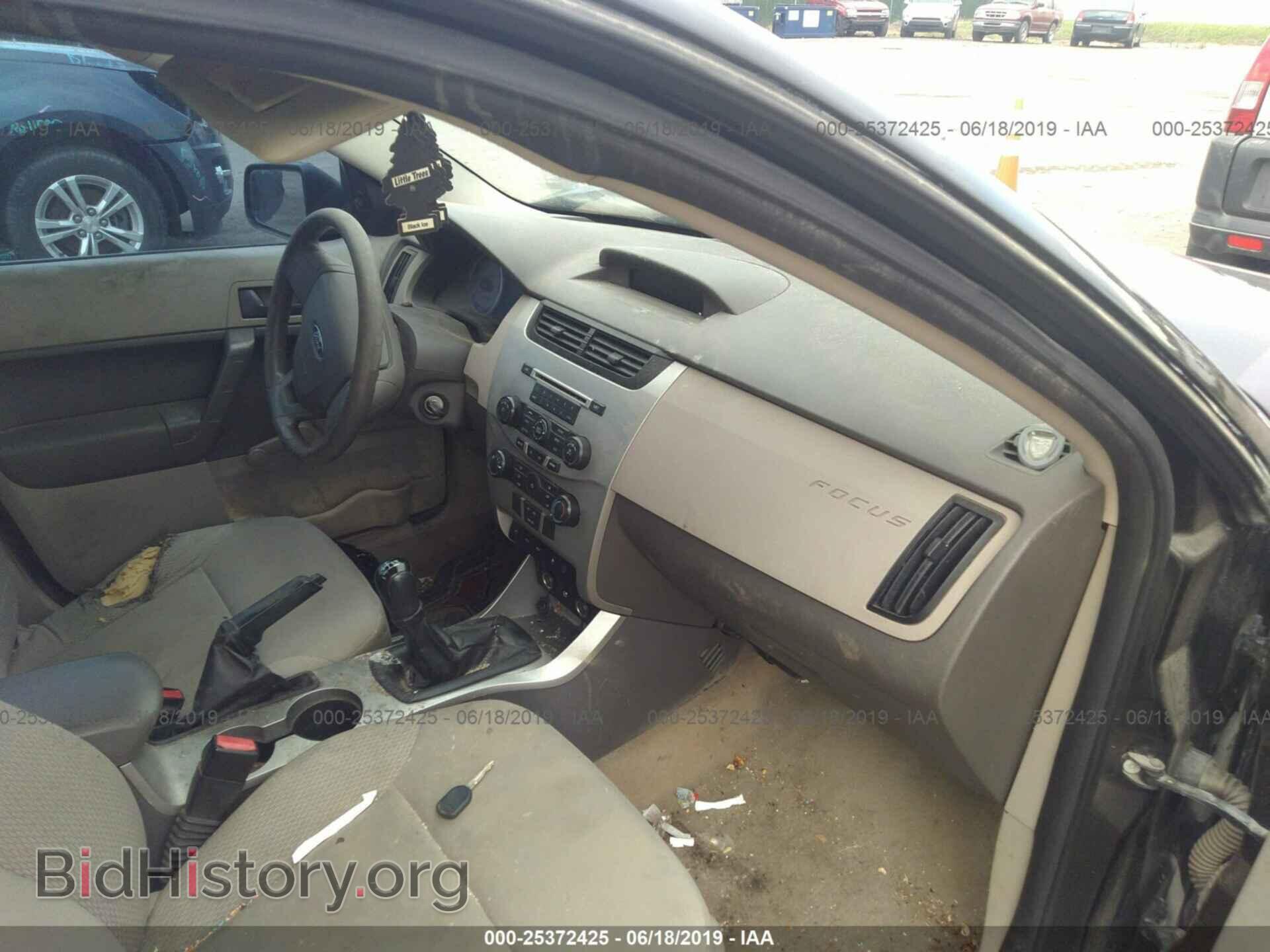 2011 FORD FOCUS - VIN: 1FAHP3EN6BW165609 - Photo 5