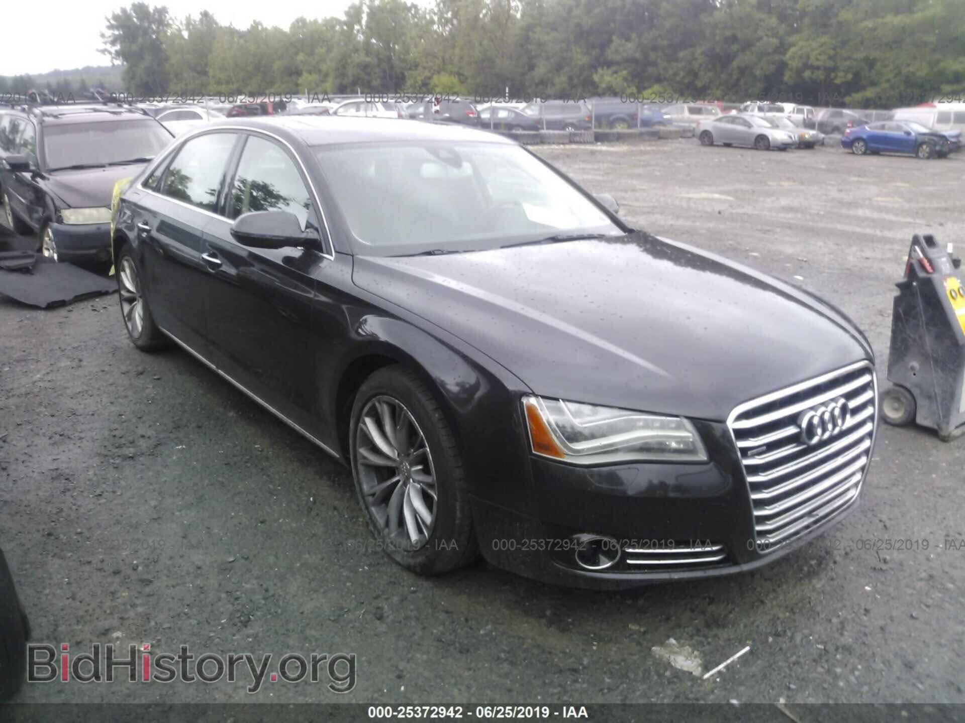 Photo WAURVAFD5BN004475 - AUDI A8 2011
