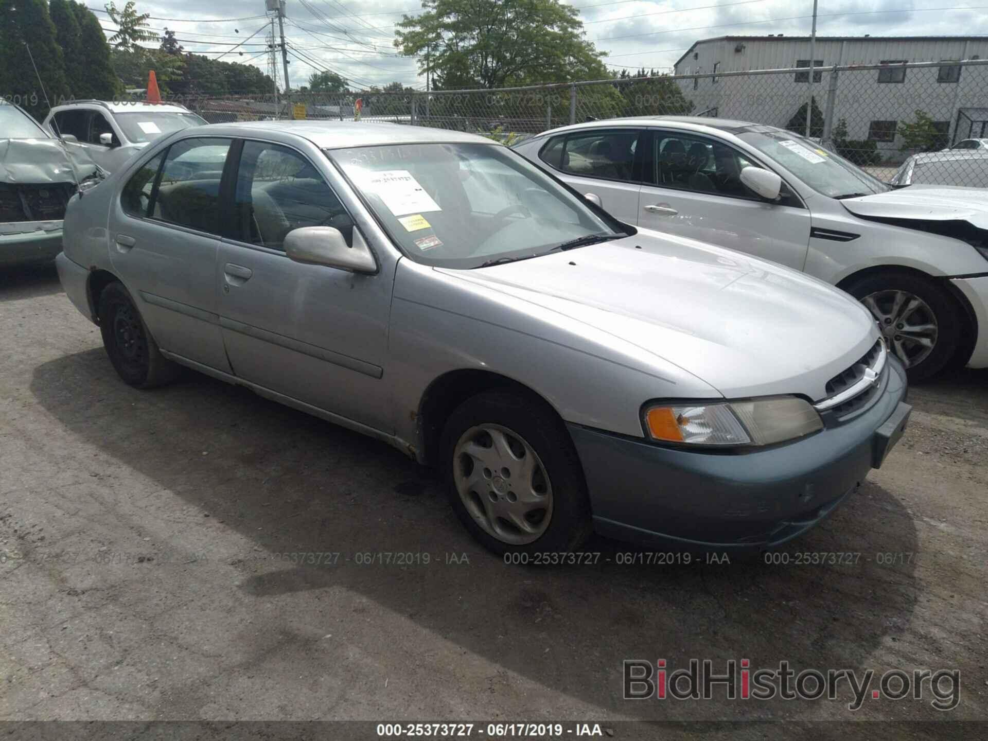 Photo 1N4DL01D9WC255995 - NISSAN ALTIMA 1998