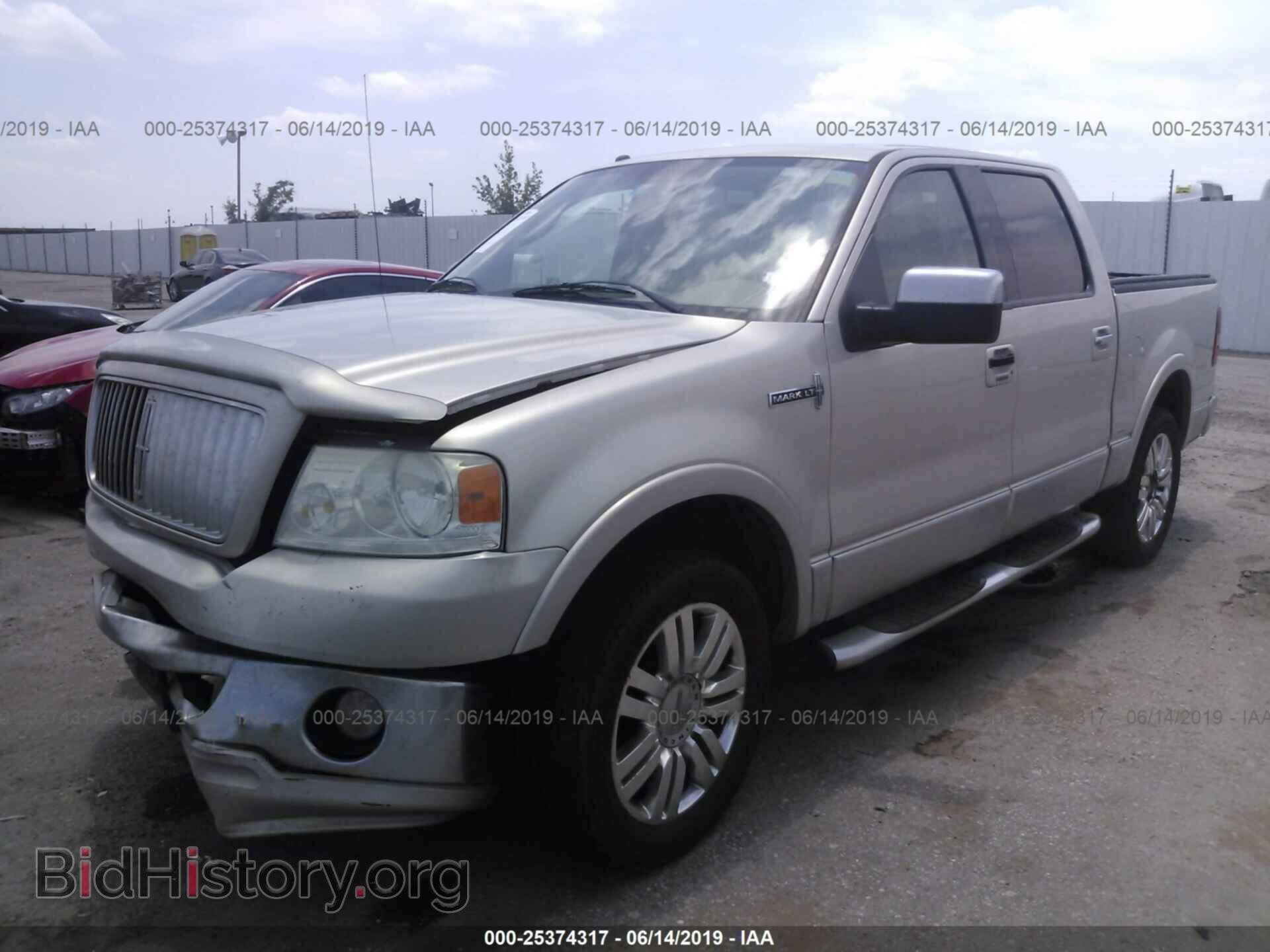 2006 LINCOLN MARK LT - VIN: 5LTPW16566FJ23438 - Фото 2