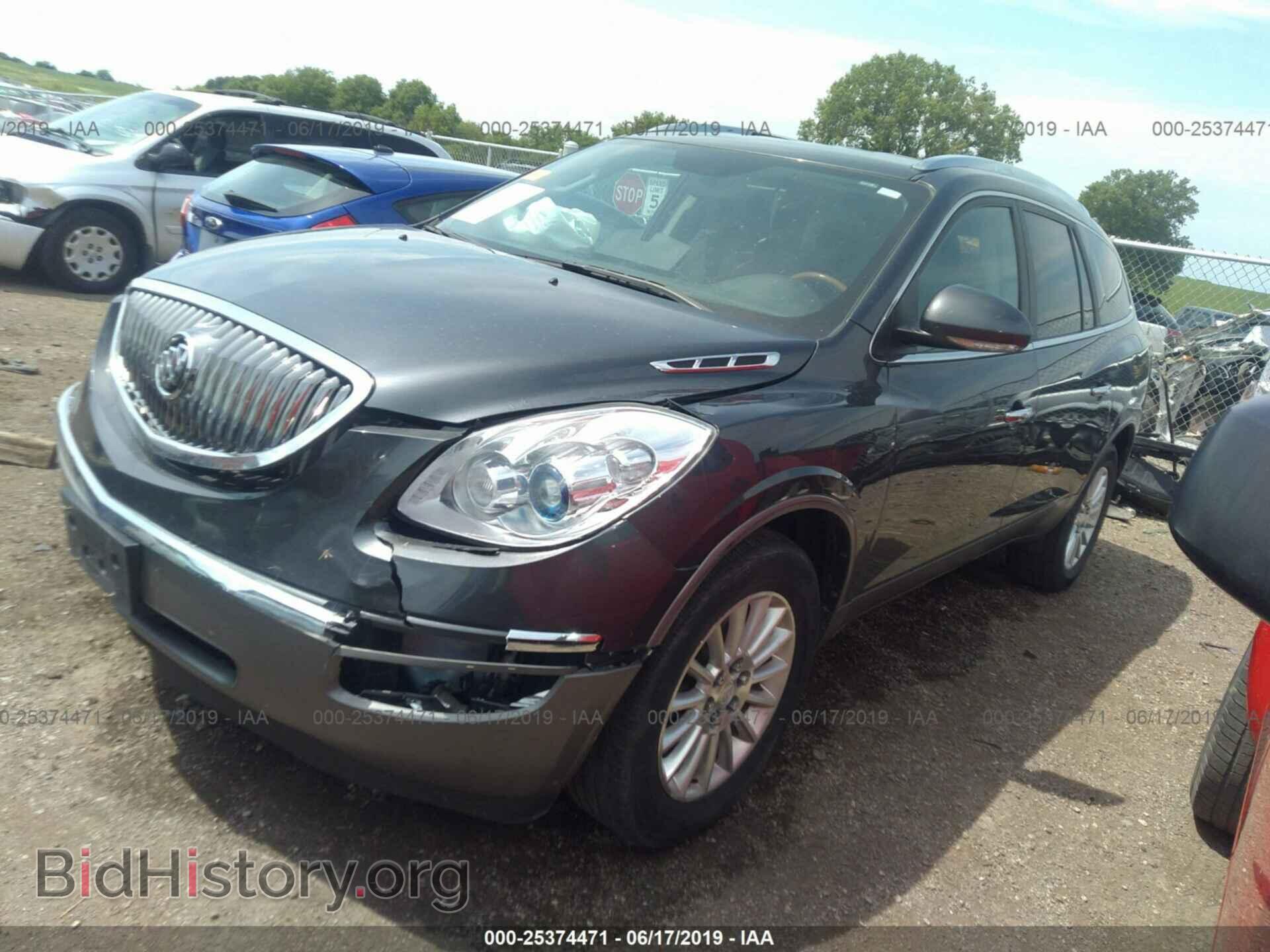 2011 BUICK ENCLAVE - VIN: 5GAKRAED1BJ316652 - Photo 2