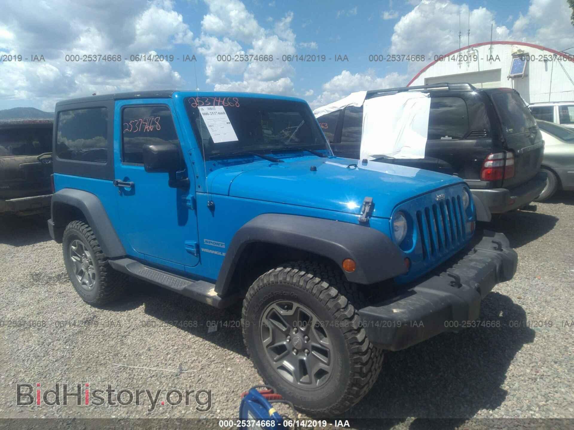 Photo 1J4AA2D17BL601840 - JEEP WRANGLER 2011