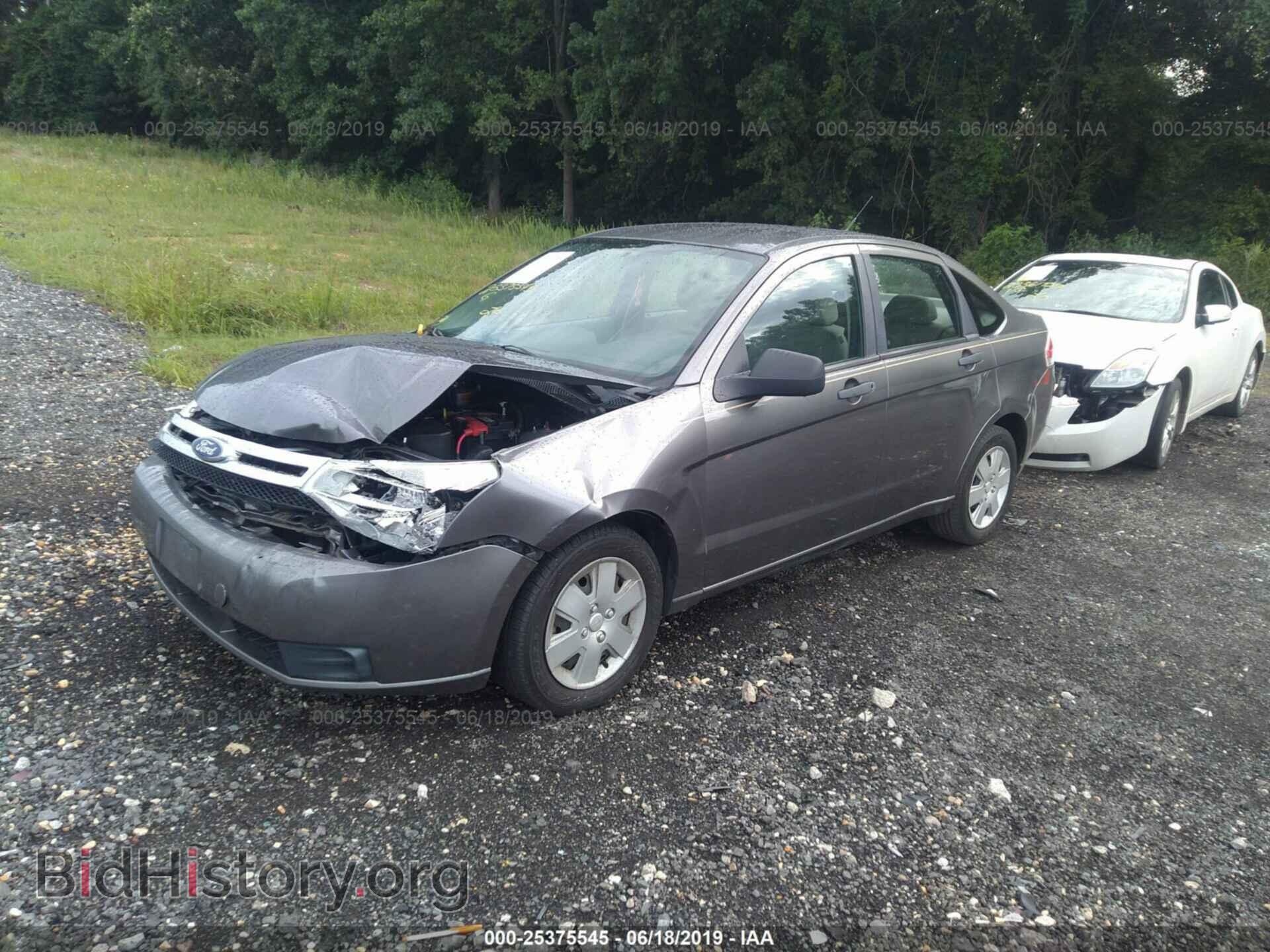 2011 FORD FOCUS - VIN: 1FAHP3EN2BW193892 - Фото 2