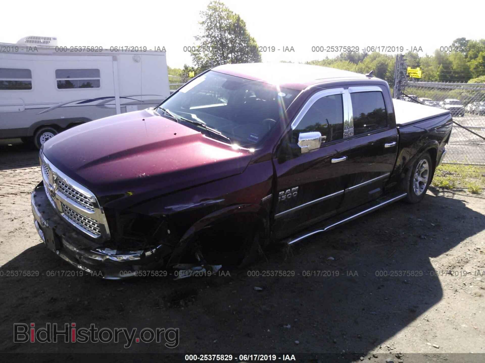 2017 RAM 1500 - VIN: 1C6RR7VT3HS670349 - Photo 2