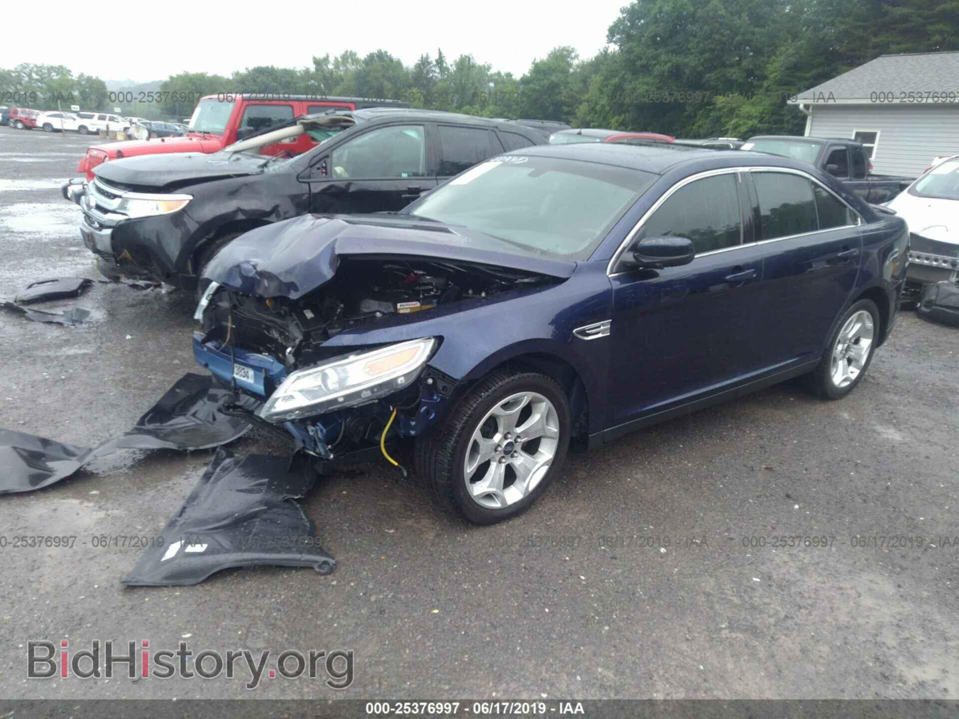 2011 FORD TAURUS - VIN: 1FAHP2KTXBG178239 - Фото 2