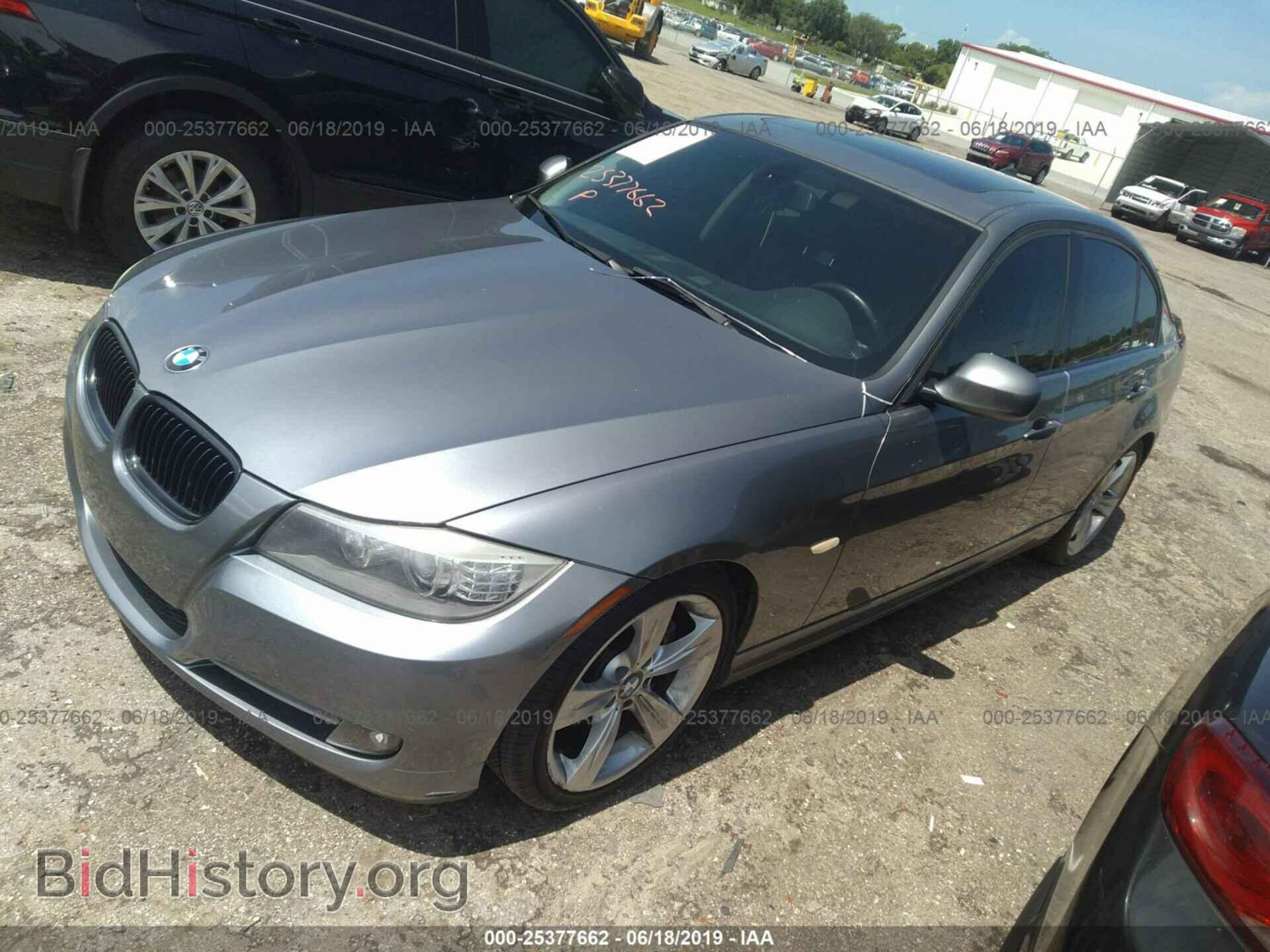 2011 BMW 335 - VIN: WBAPM5C5XBE576916 - Фото 2