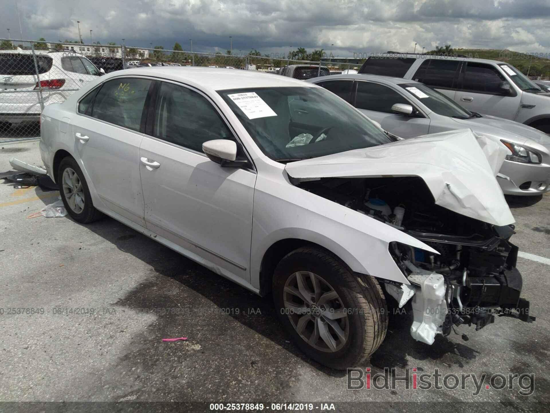 Photo 1VWAS7A36GC045837 - VOLKSWAGEN PASSAT 2016