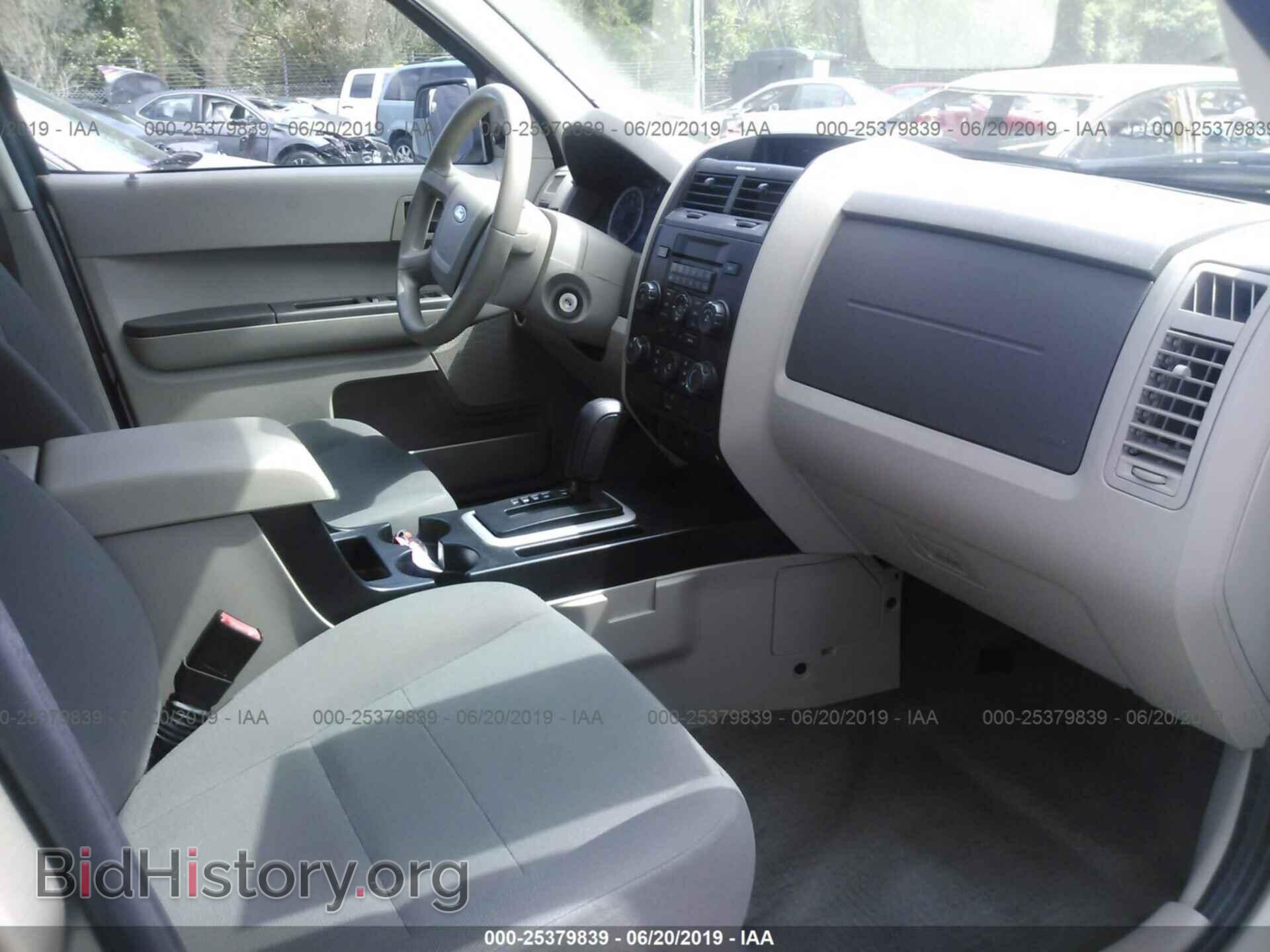 2011 FORD ESCAPE - VIN: 1FMCU0C72BKC16106 - Фото 5