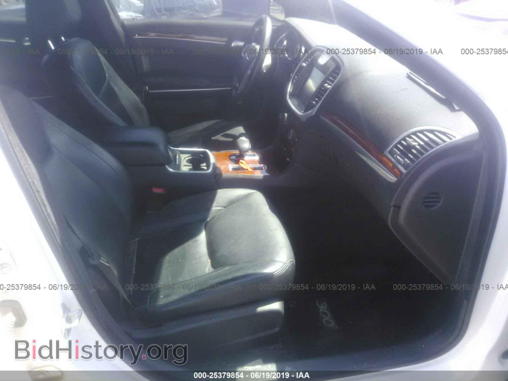 2013 CHRYSLER 300 - VIN: 2C3CCAAGXDH699357 - Фото 5