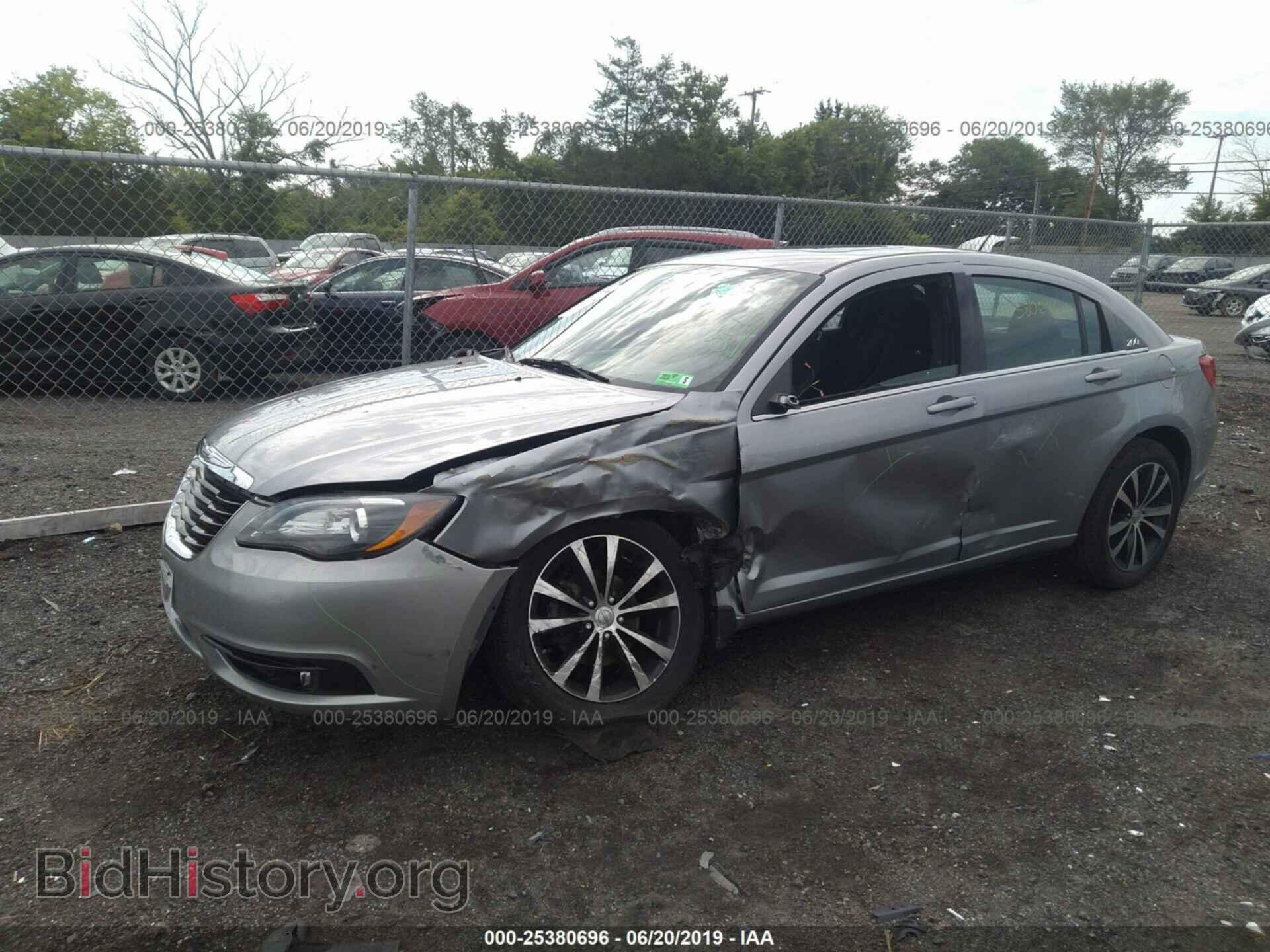 2013 CHRYSLER 200 - VIN: 1C3CCBBB2DN728396 - Photo 2