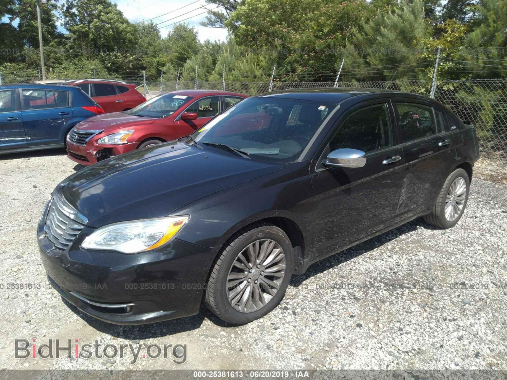 2011 CHRYSLER 200 - VIN: 1C3BC2FG0BN503974 - Фото 2