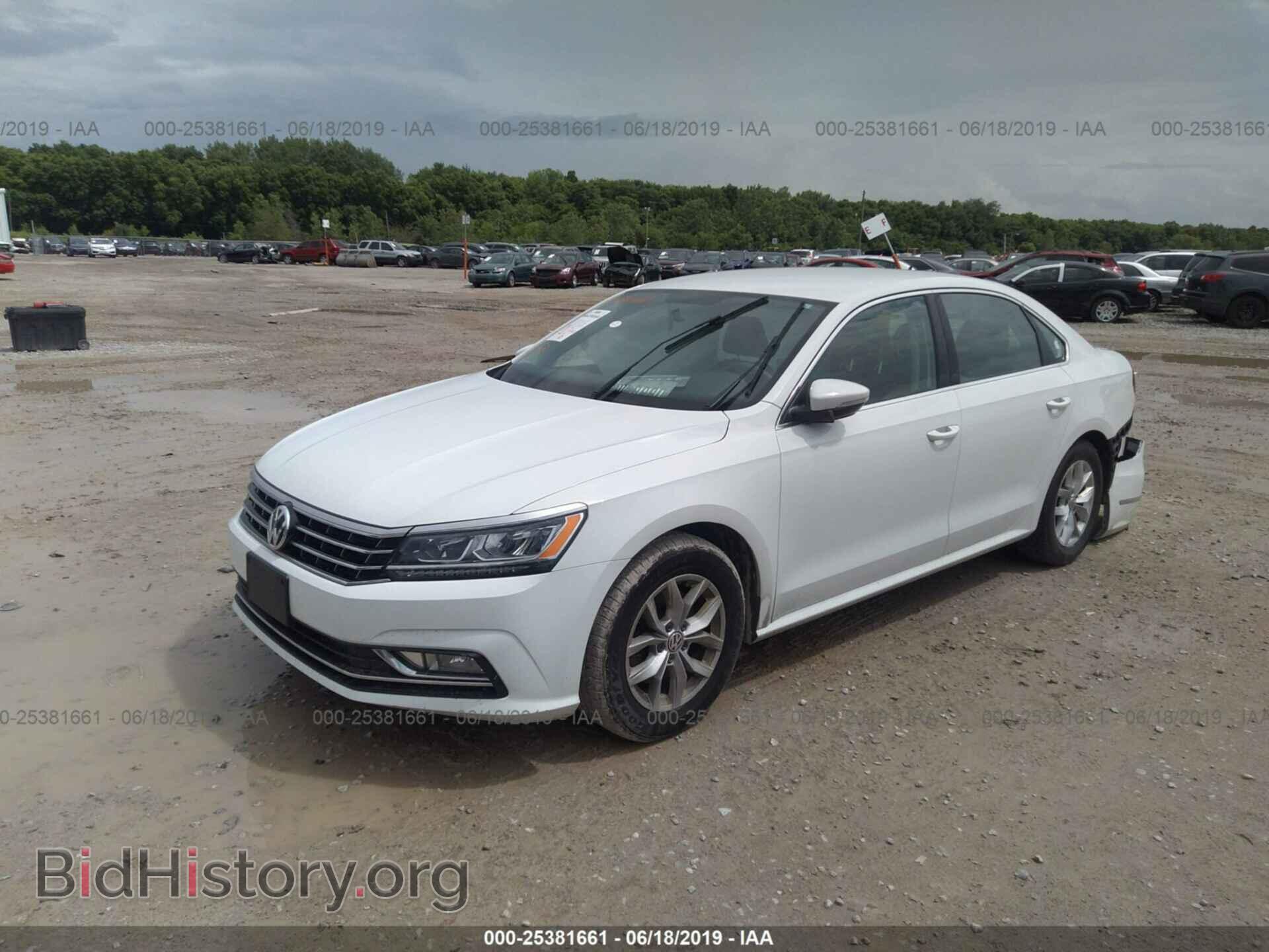 2016 VOLKSWAGEN PASSAT - VIN: 1VWAT7A34GC034557 - Фото 2