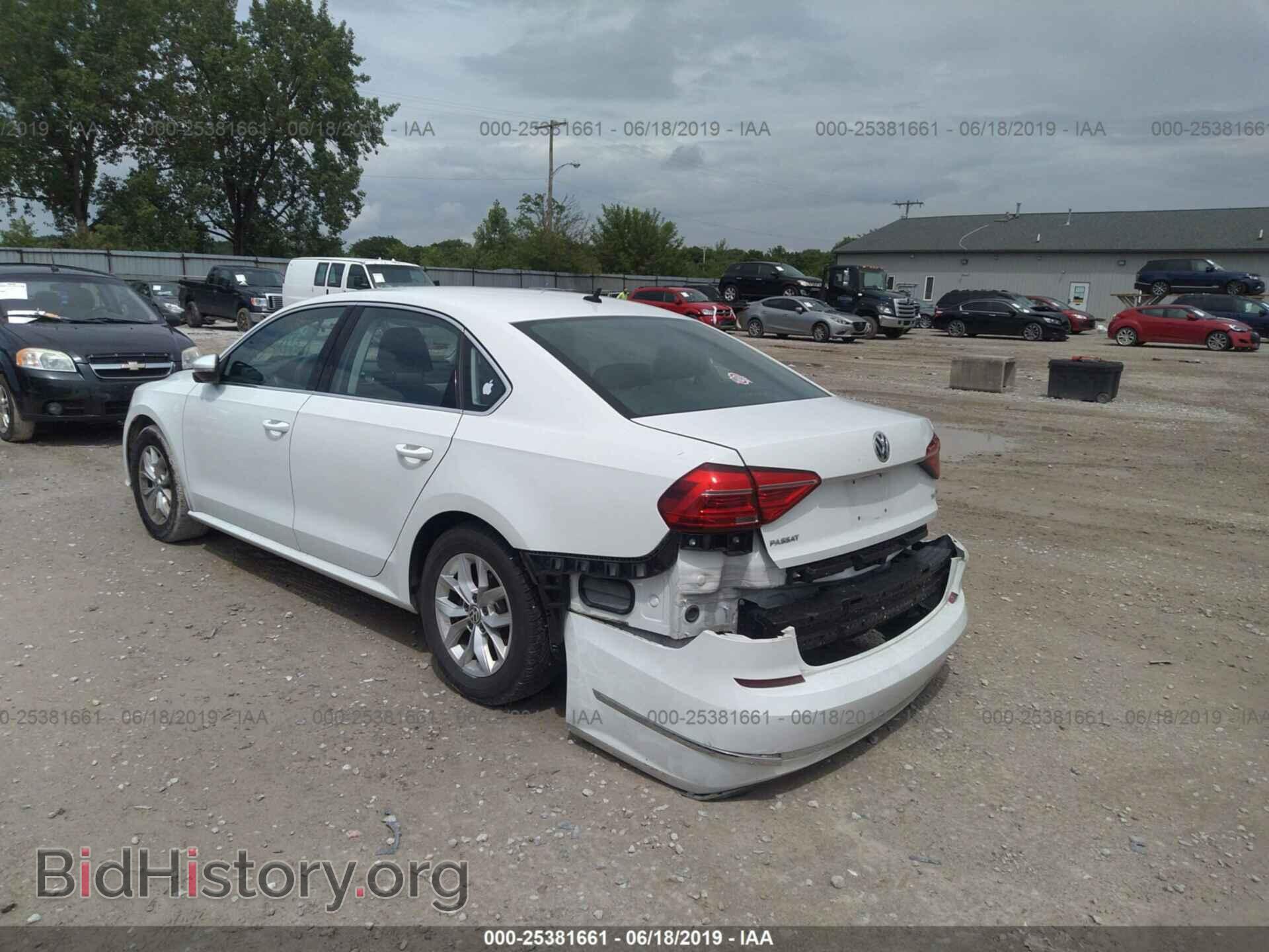 2016 VOLKSWAGEN PASSAT - VIN: 1VWAT7A34GC034557 - Фото 3