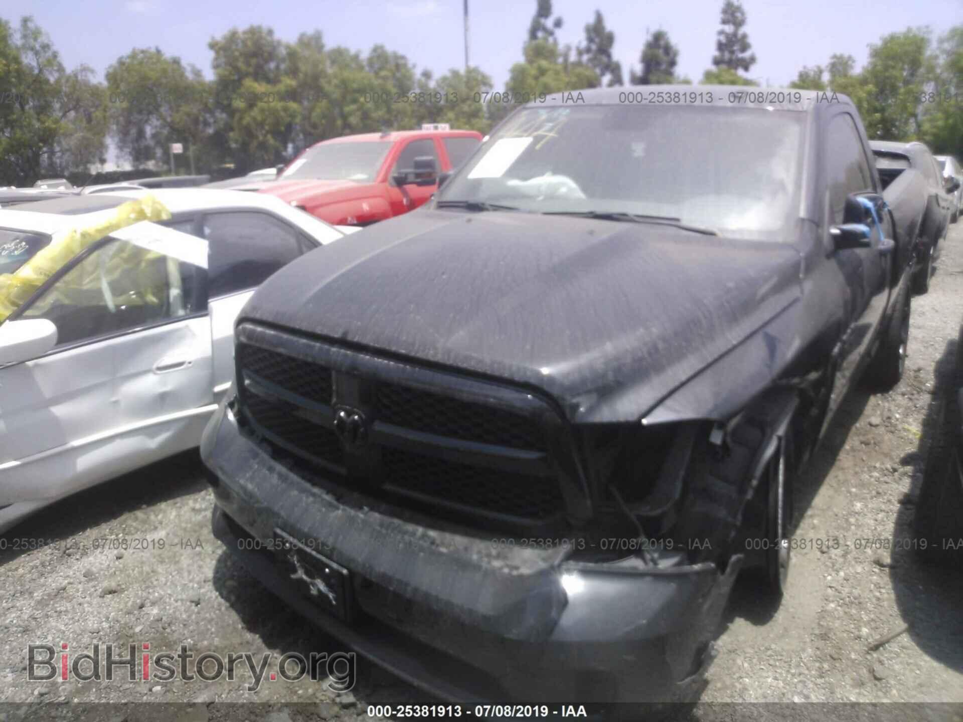 2017 RAM 1500 - VIN: 3C6JR6AT4HG765085 - Photo 2