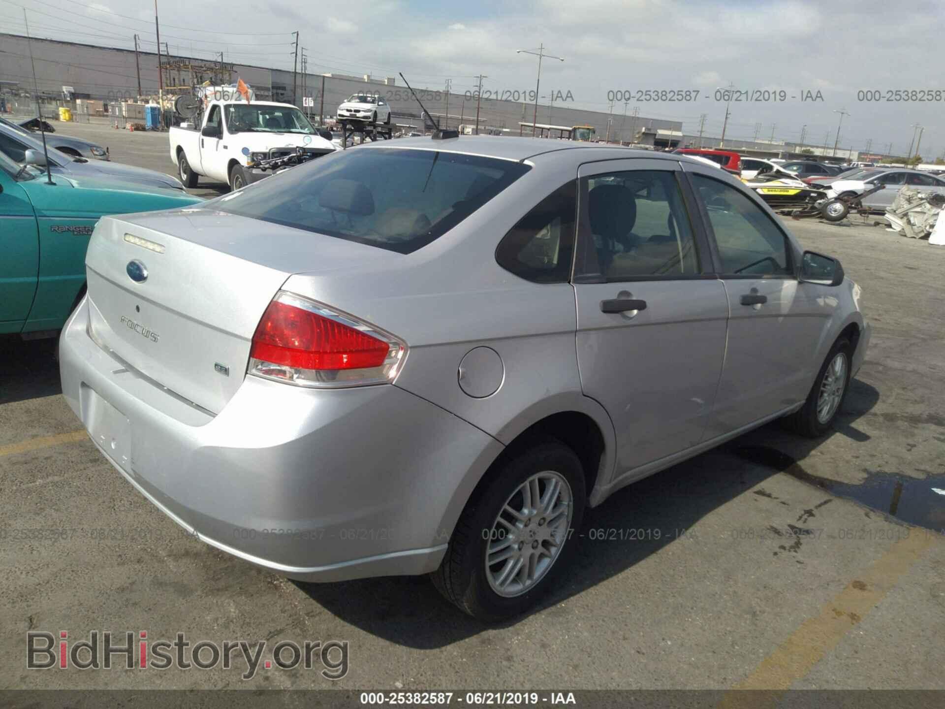 2009 FORD FOCUS - VIN: 1FAHP35N99W156042 - Фото 4