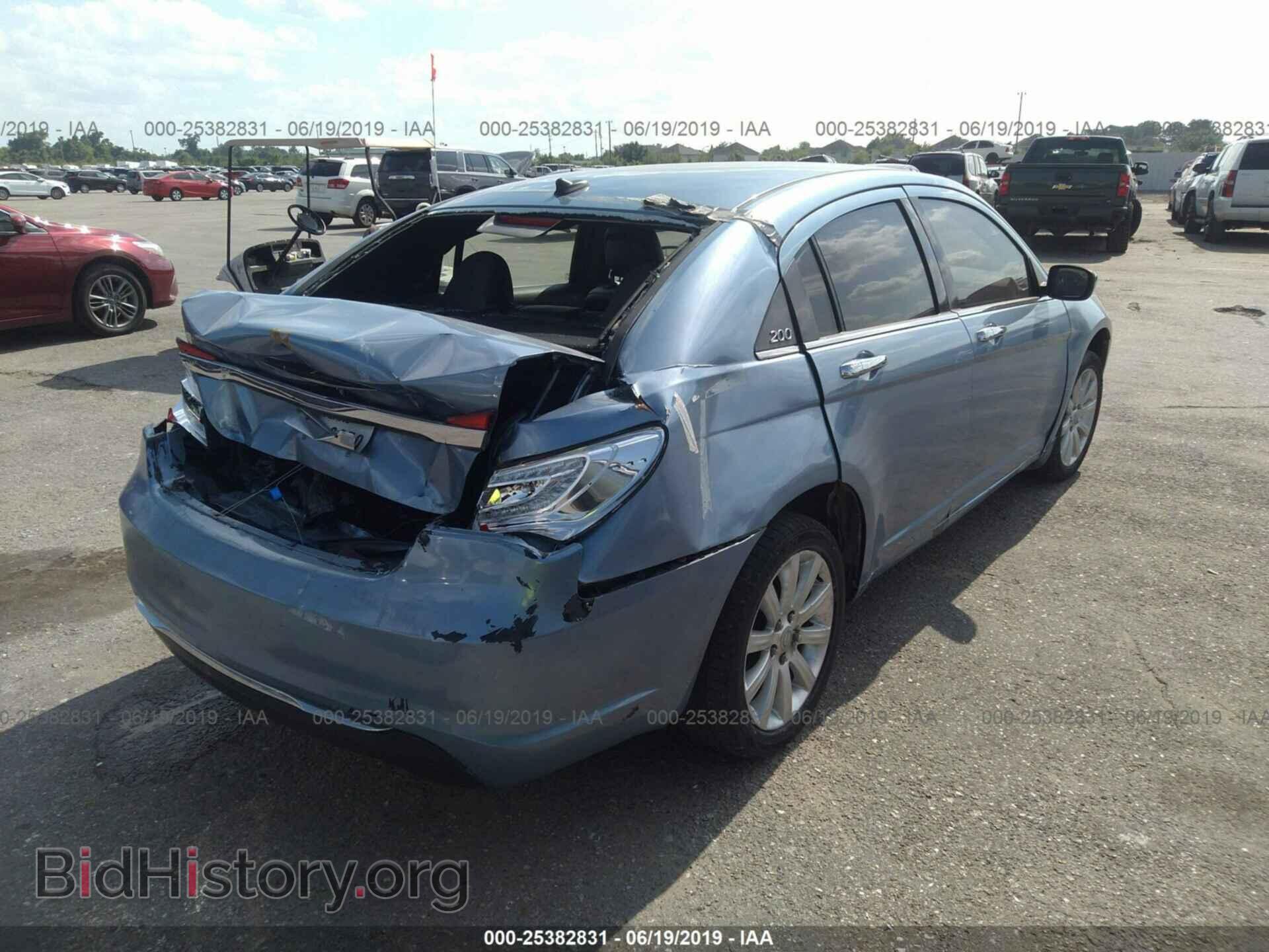 2011 CHRYSLER 200 - VIN: 1C3BC1FB3BN602643 - Photo 4