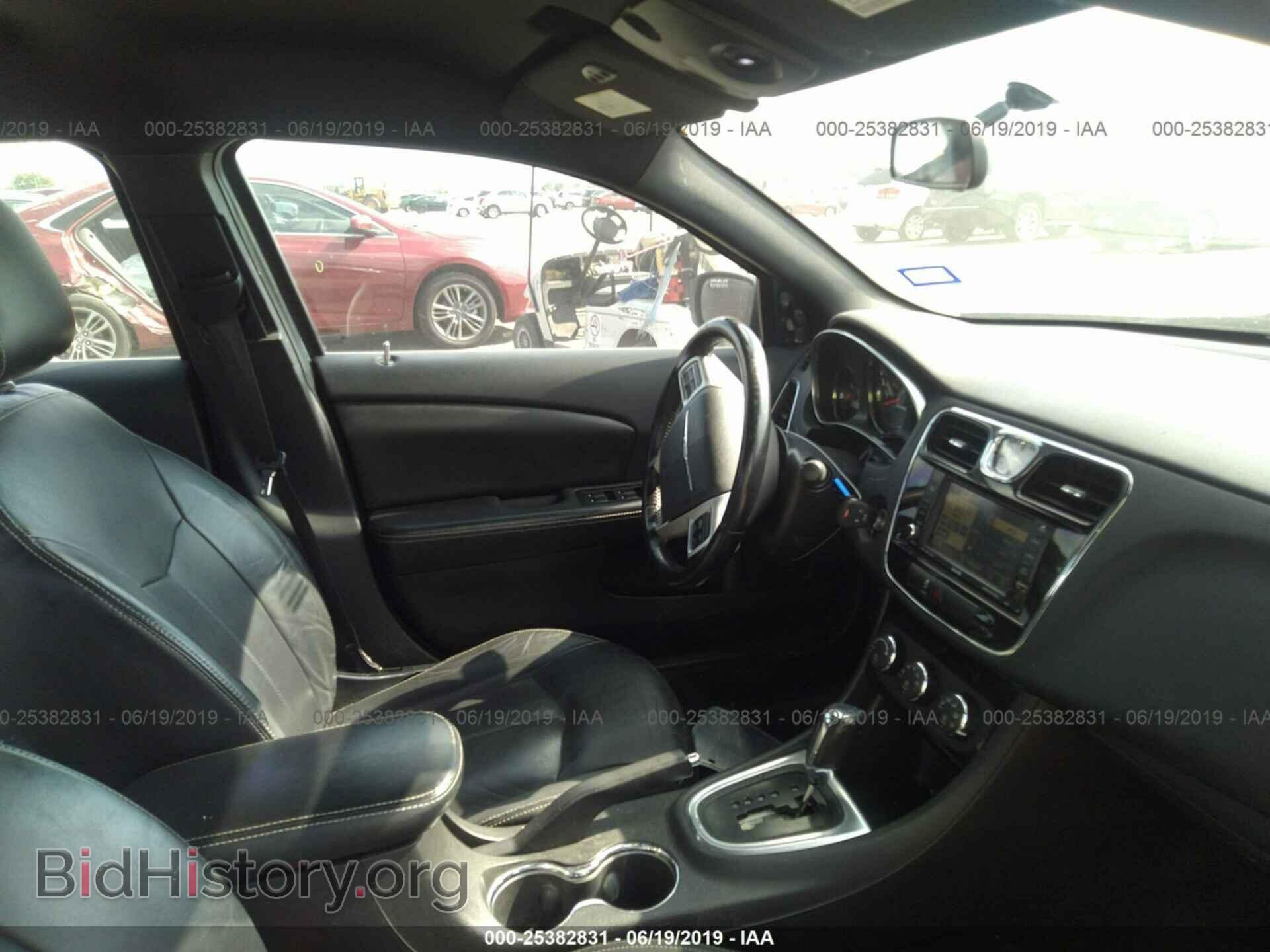 2011 CHRYSLER 200 - VIN: 1C3BC1FB3BN602643 - Photo 5