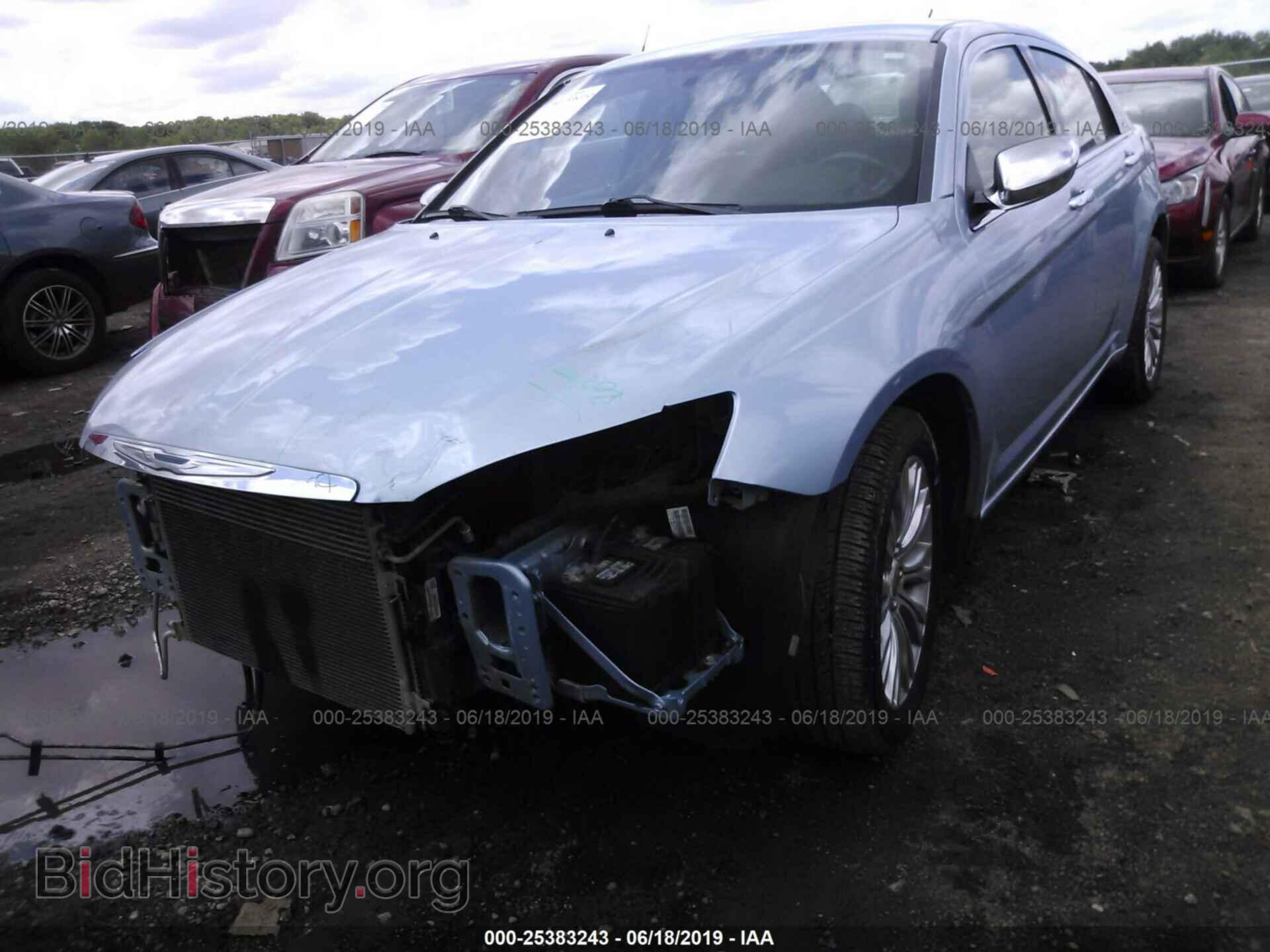 2012 CHRYSLER 200 - VIN: 1C3CCBCG3CN205526 - Фото 2