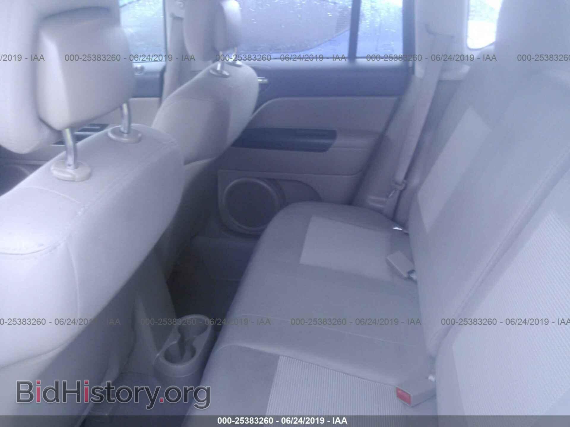 2011 JEEP COMPASS - VIN: 1J4NT1FA7BD171076 - Photo 8