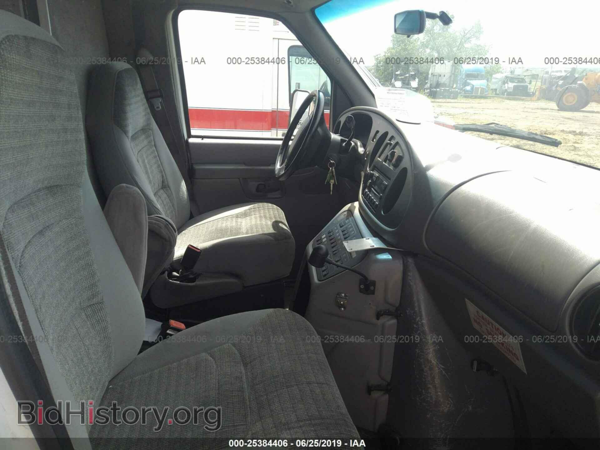 2000 FORD ECONOLINE - VIN: 1FDWE35F4YHA97268 - Photo 5