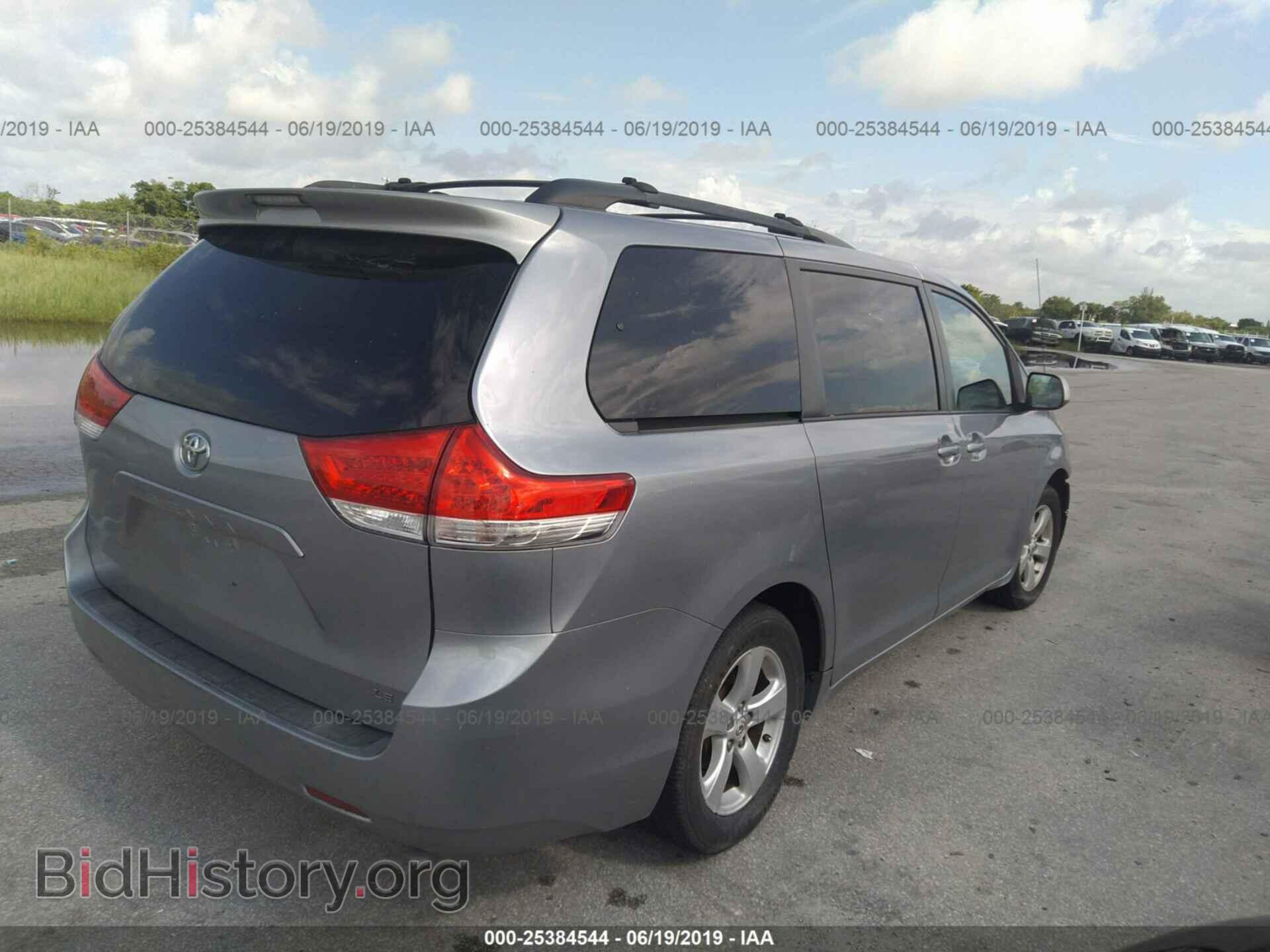 2012 TOYOTA SIENNA - VIN: 5TDKK3DC1CS183838 - Фото 4