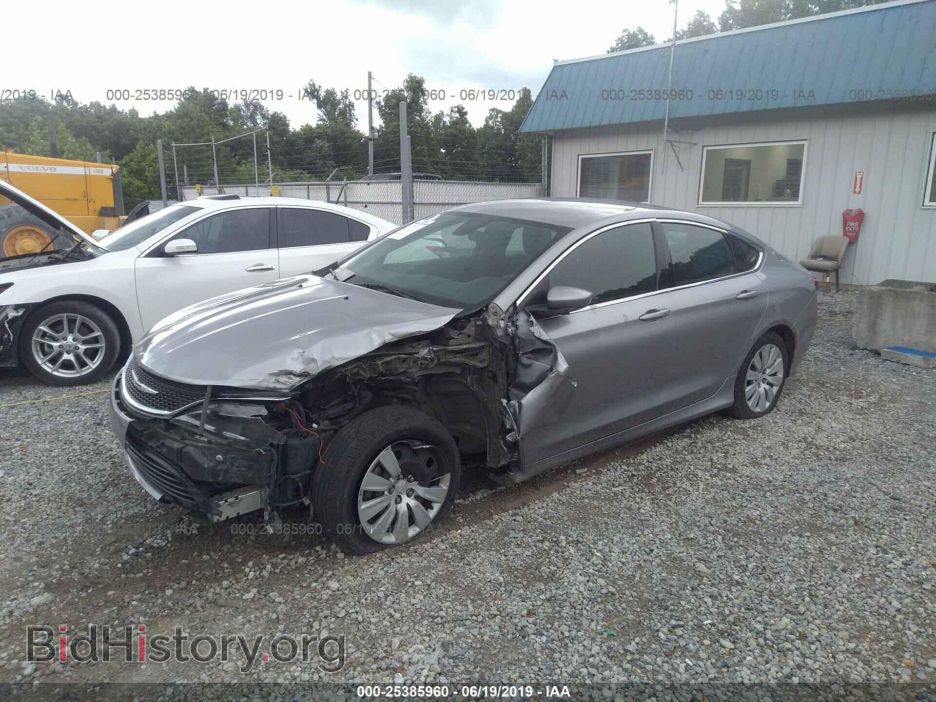 2015 CHRYSLER 200 - VIN: 1C3CCCFB2FN592676 - Photo 2