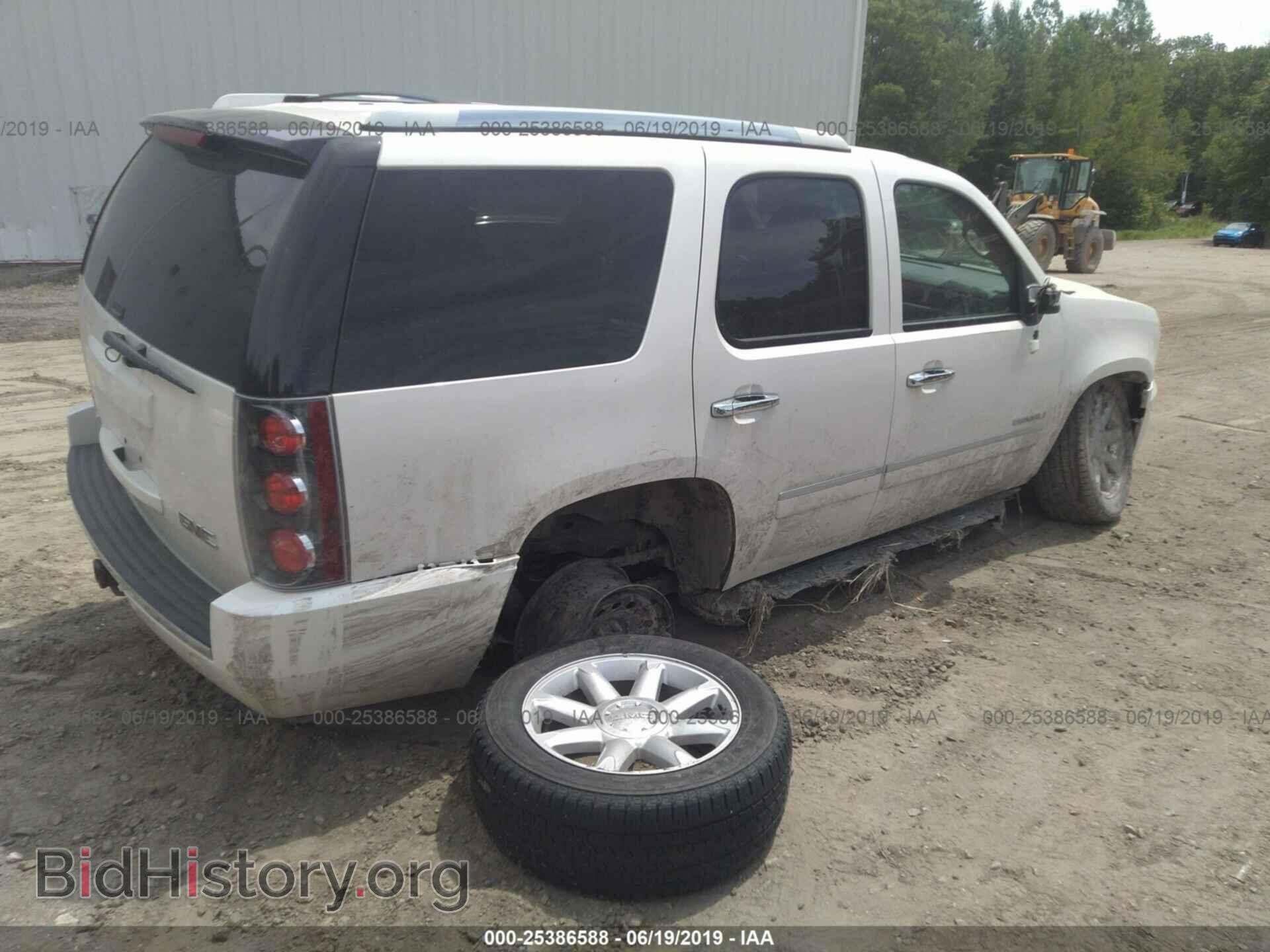 2011 GMC YUKON - VIN: 1GKS2EEF2BR195504 - Photo 4