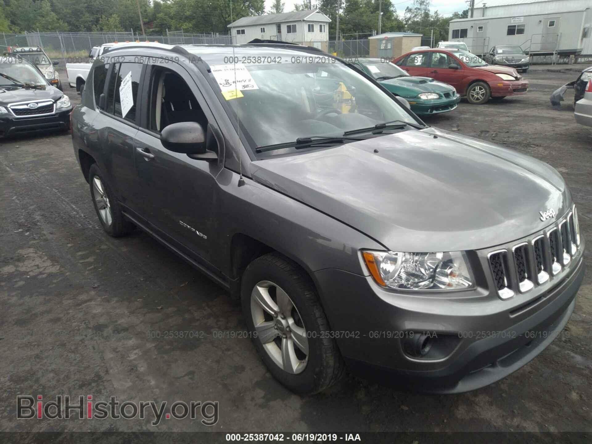 Фотография 1J4NF1FB1BD235189 - JEEP COMPASS 2011